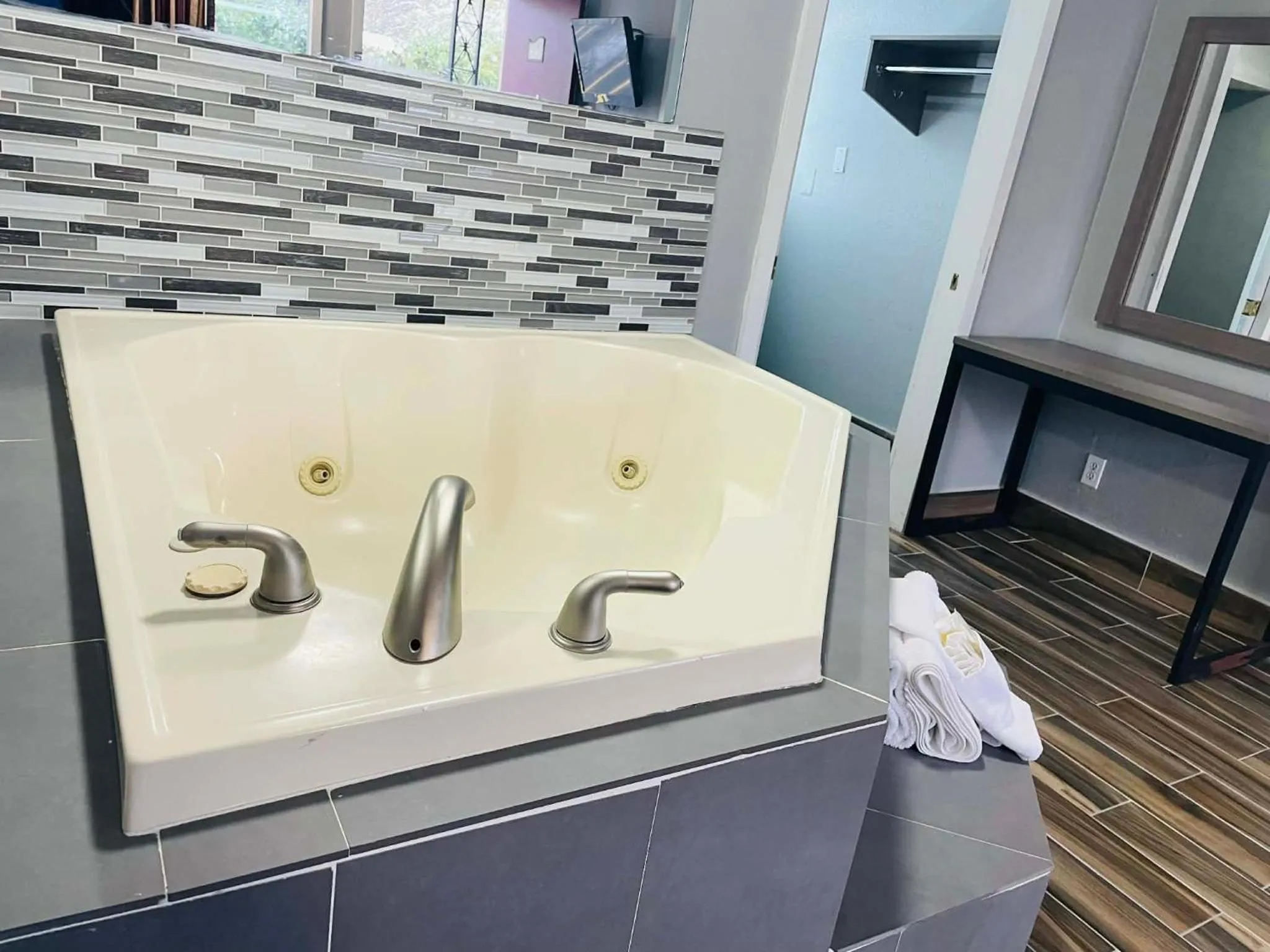 Travelodge by Wyndham Sellersburg