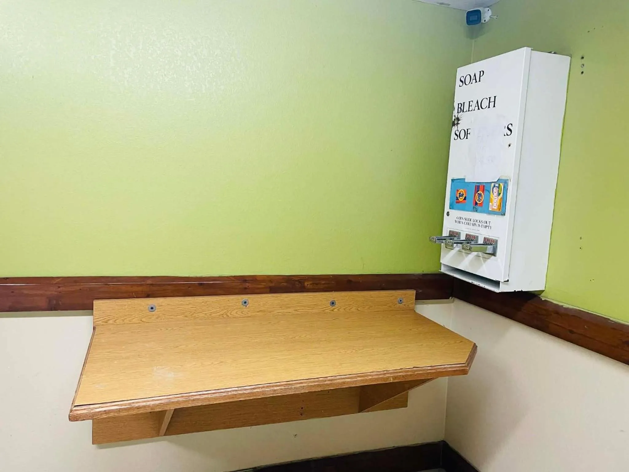 Travelodge by Wyndham Sellersburg