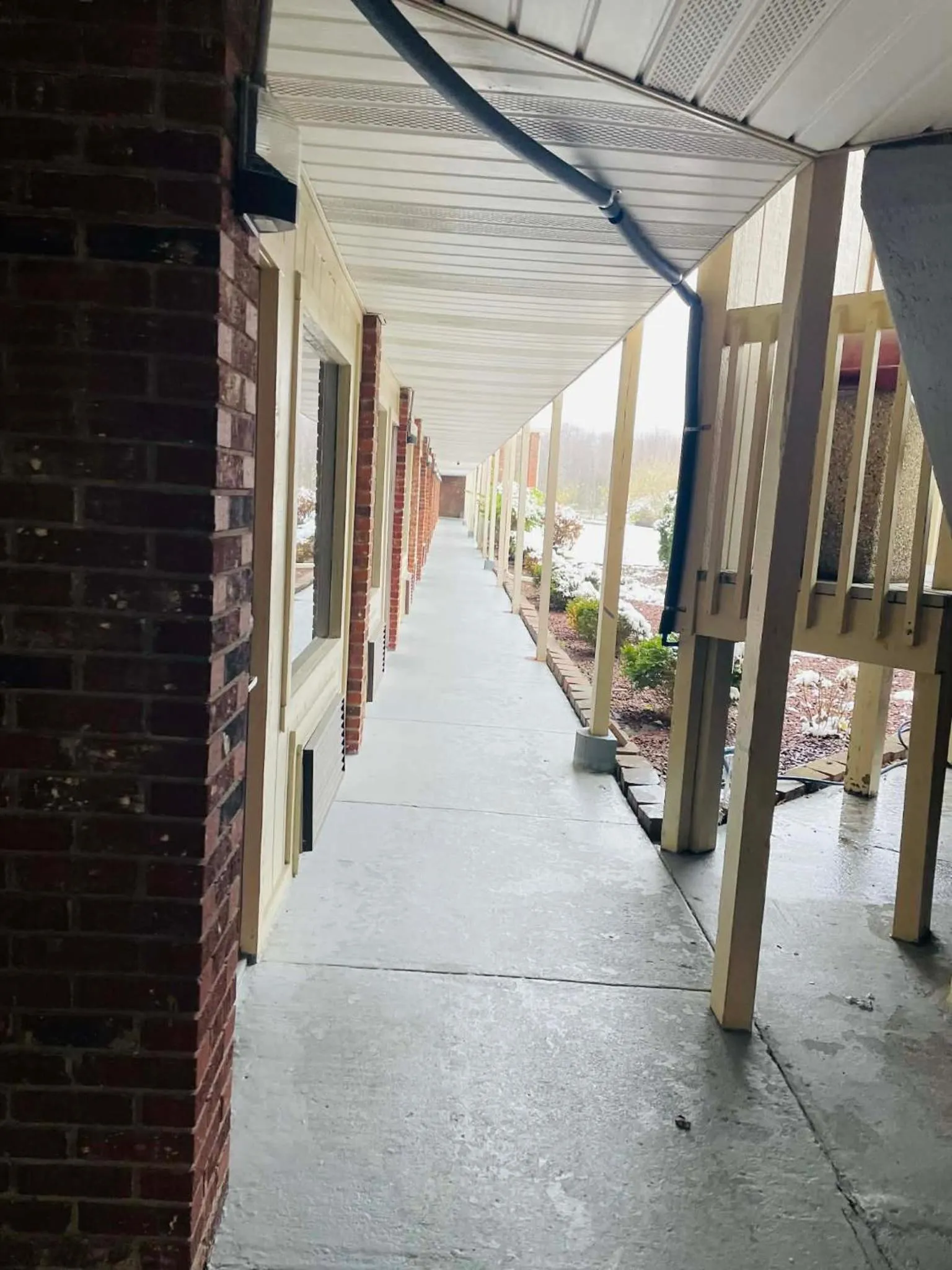 Travelodge by Wyndham Sellersburg