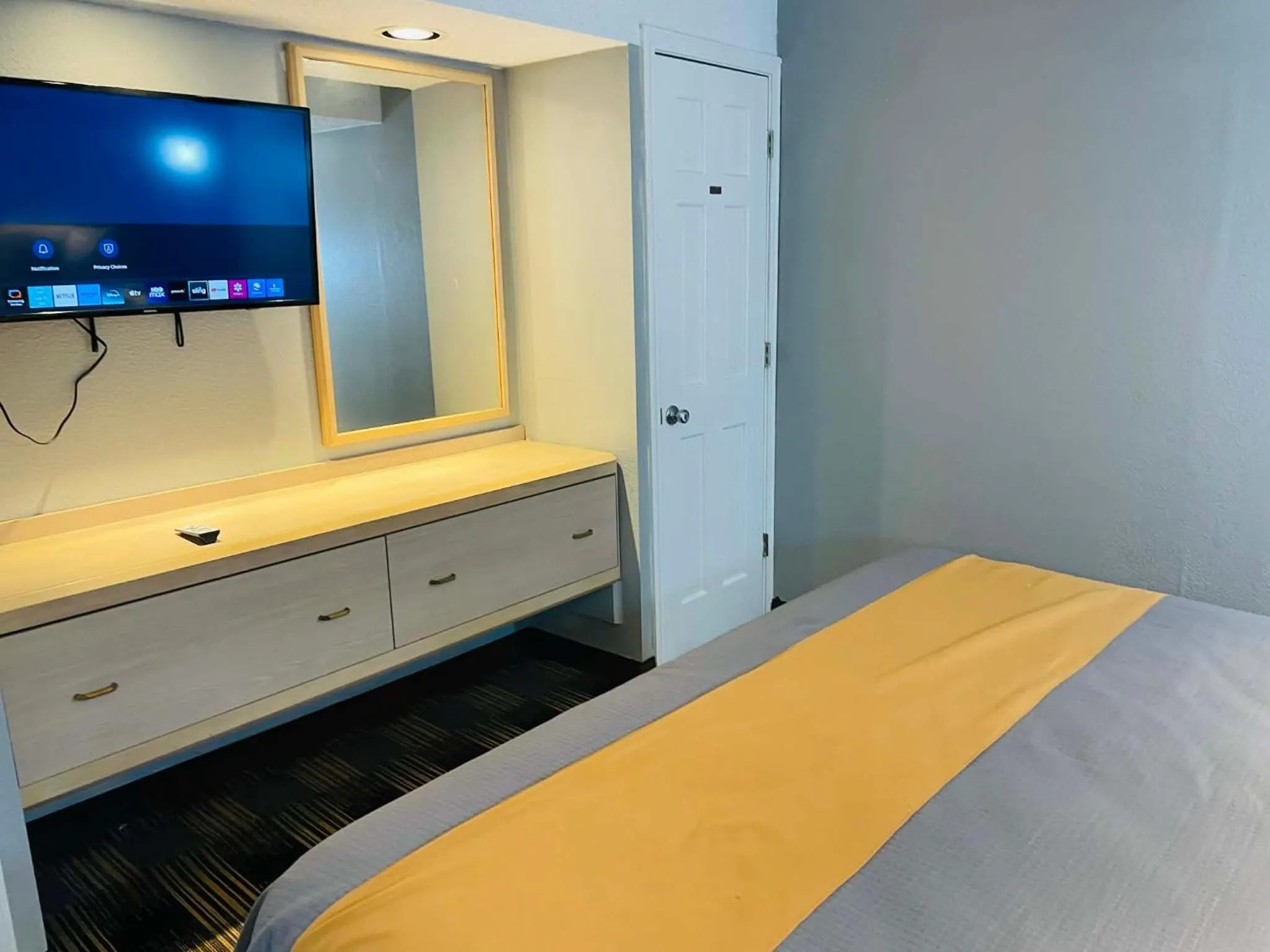 Bed in Travelodge by Wyndham Sellersburg