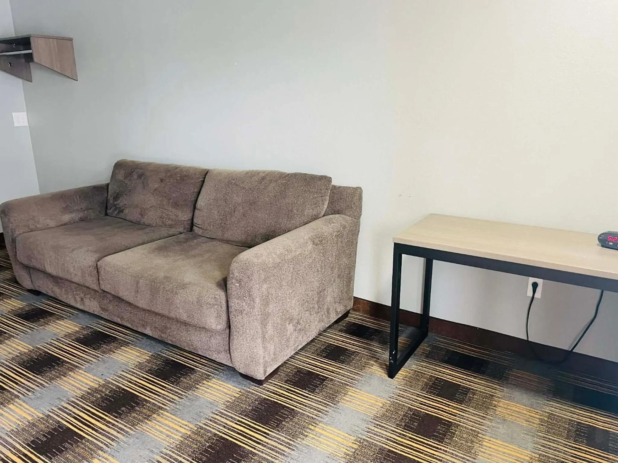 Travelodge by Wyndham Sellersburg