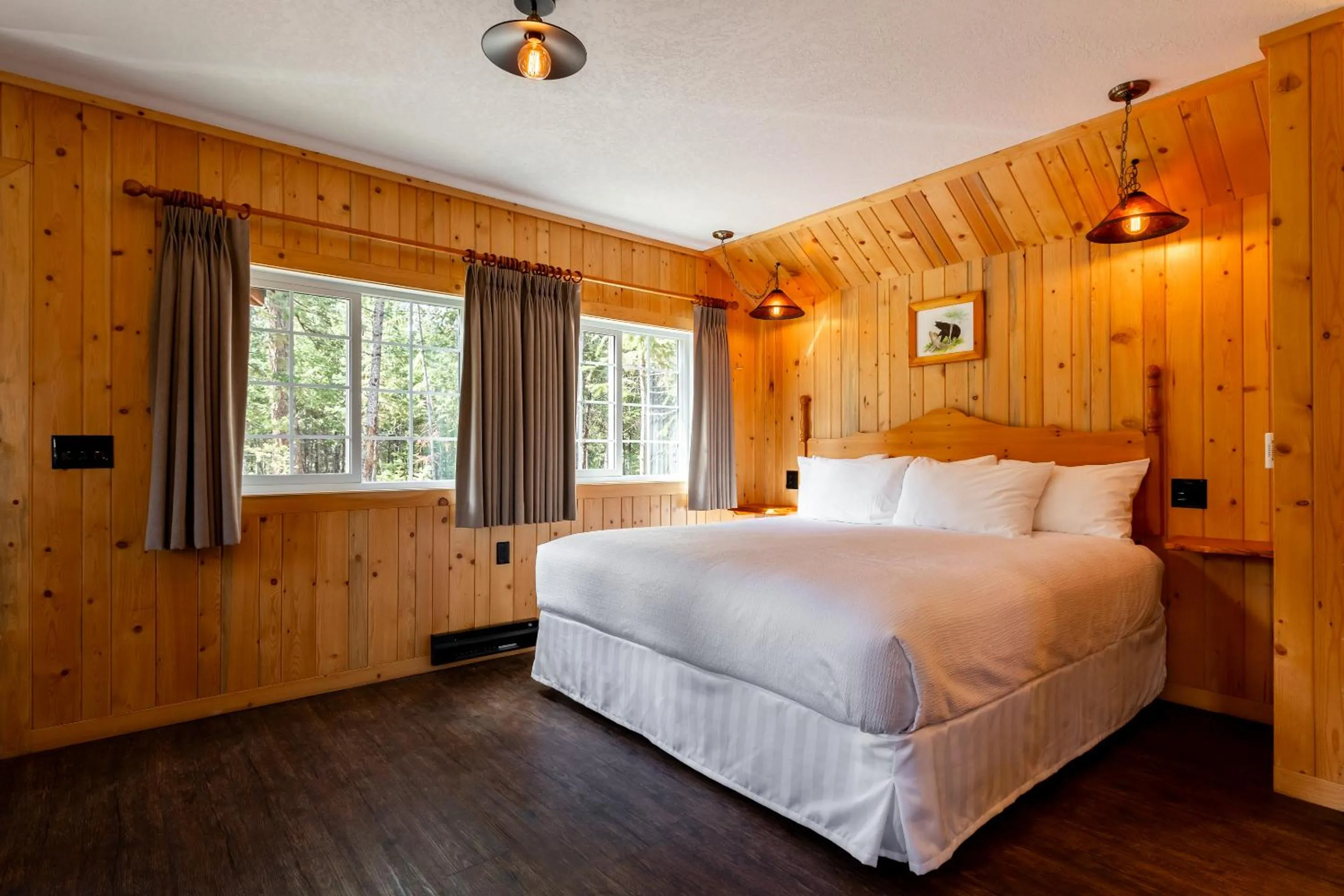 Bed in Pine Bungalows