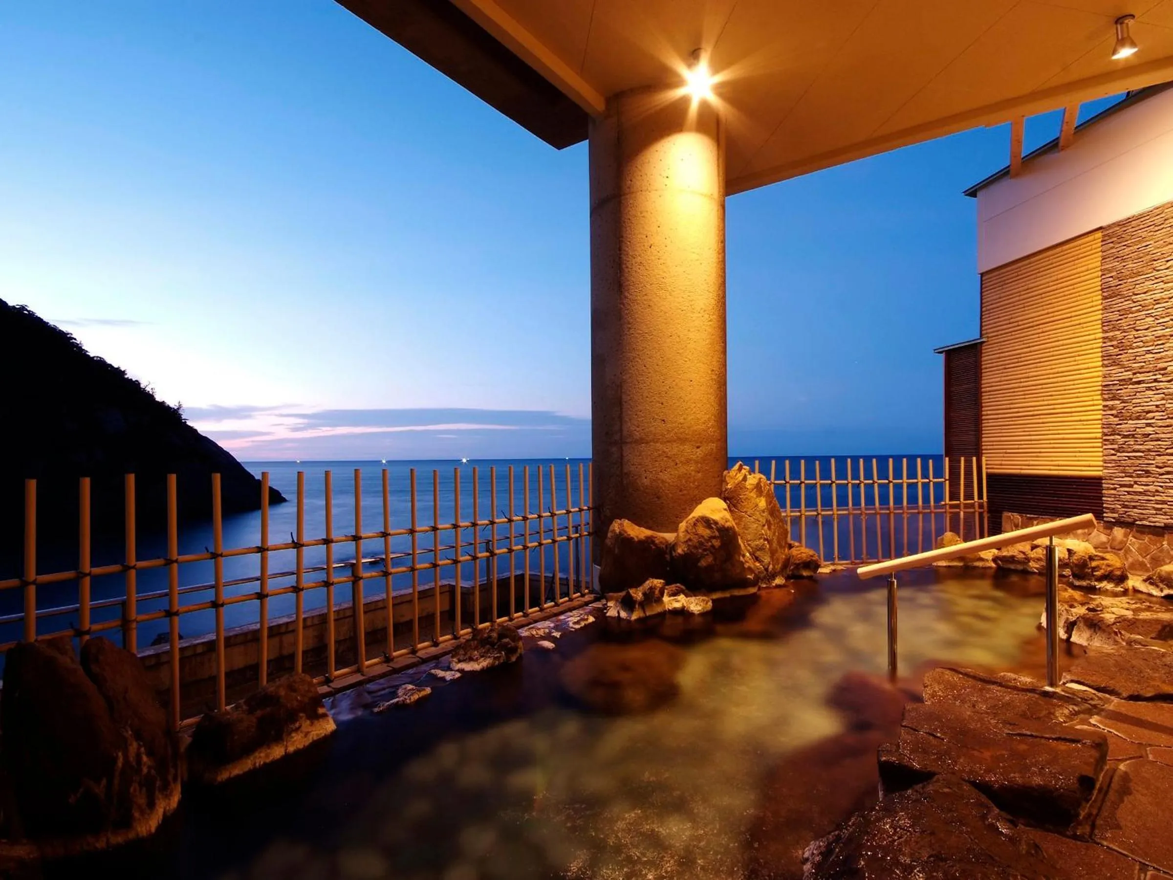 Hot Spring Bath in Hotel Kinparo