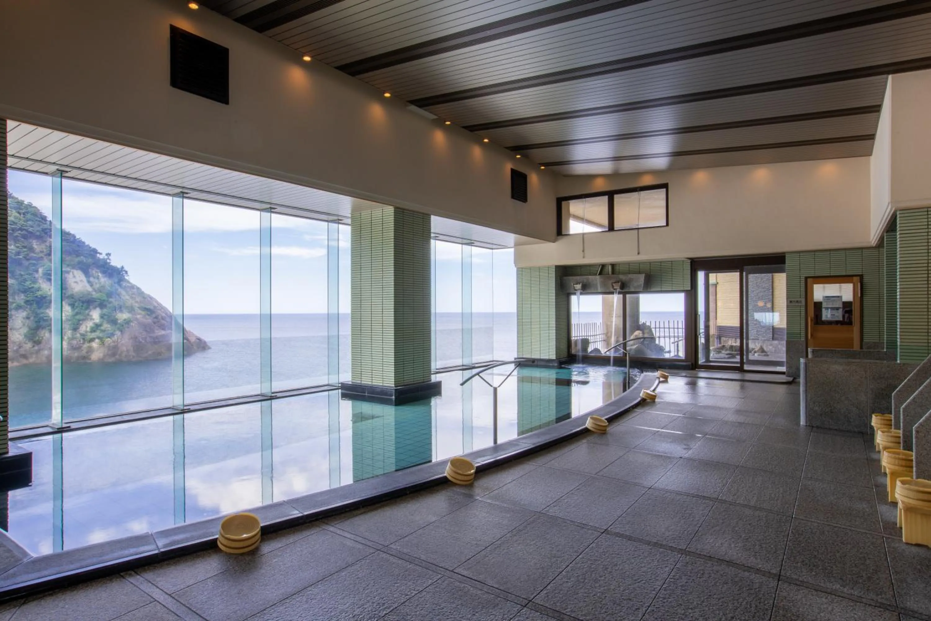 Hot Spring Bath in Hotel Kinparo