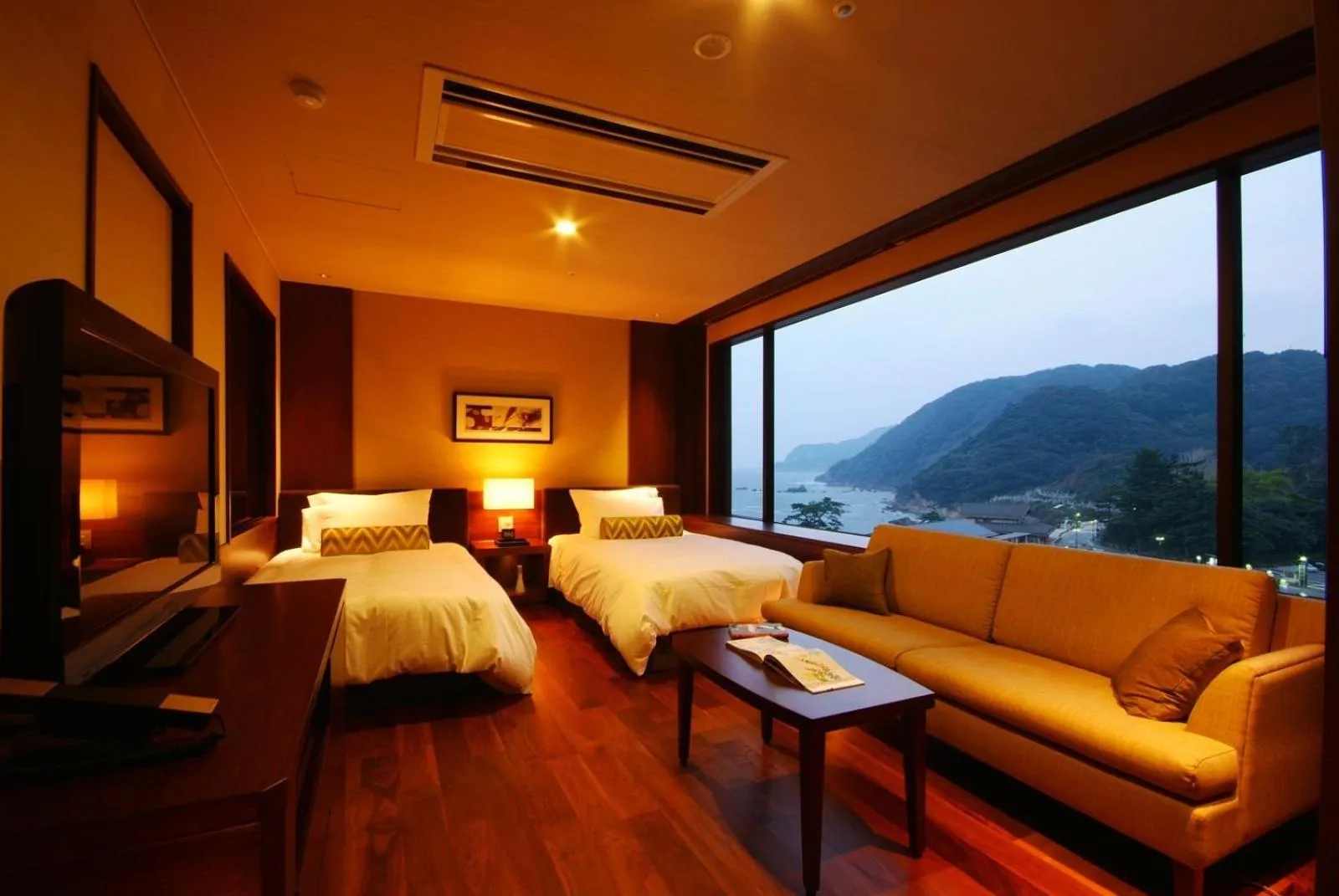 View (from property/room), Bed in Hotel Kinparo