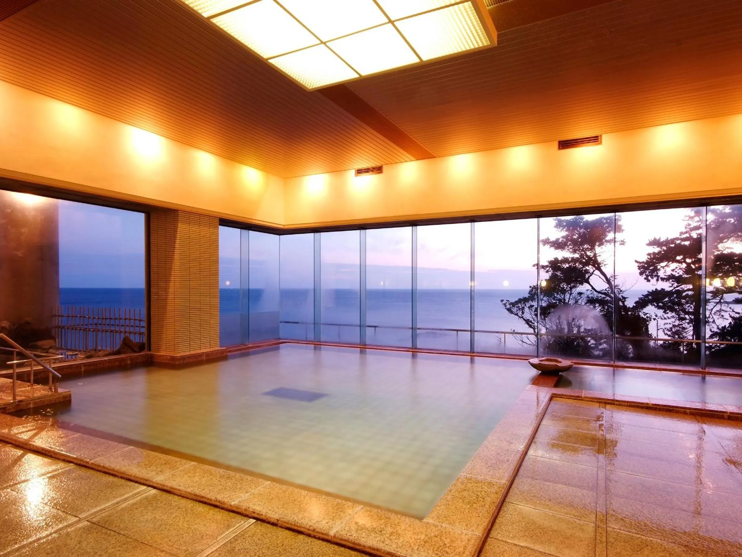 Hot Spring Bath in Hotel Kinparo