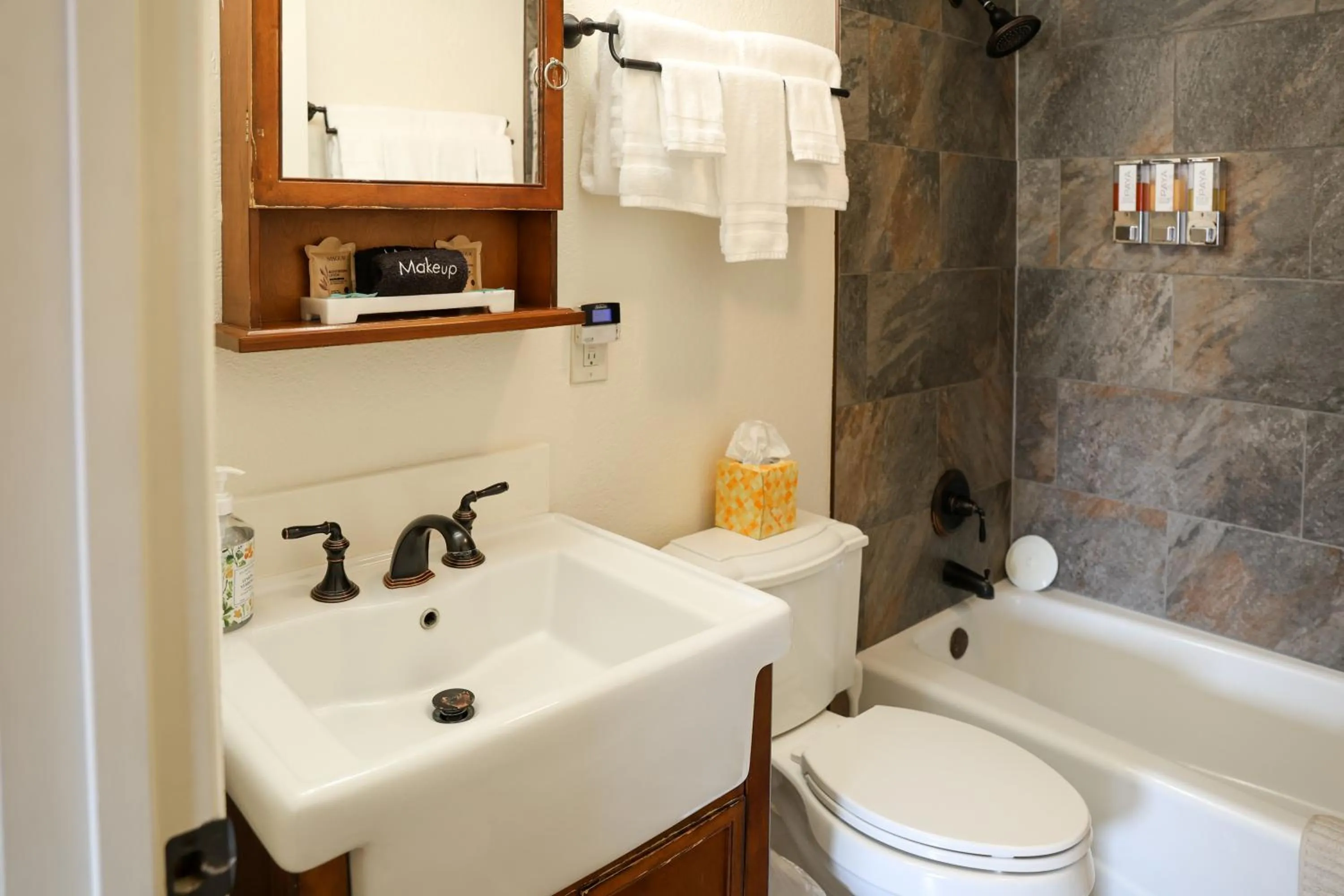 Yellowstone Gateway Inn