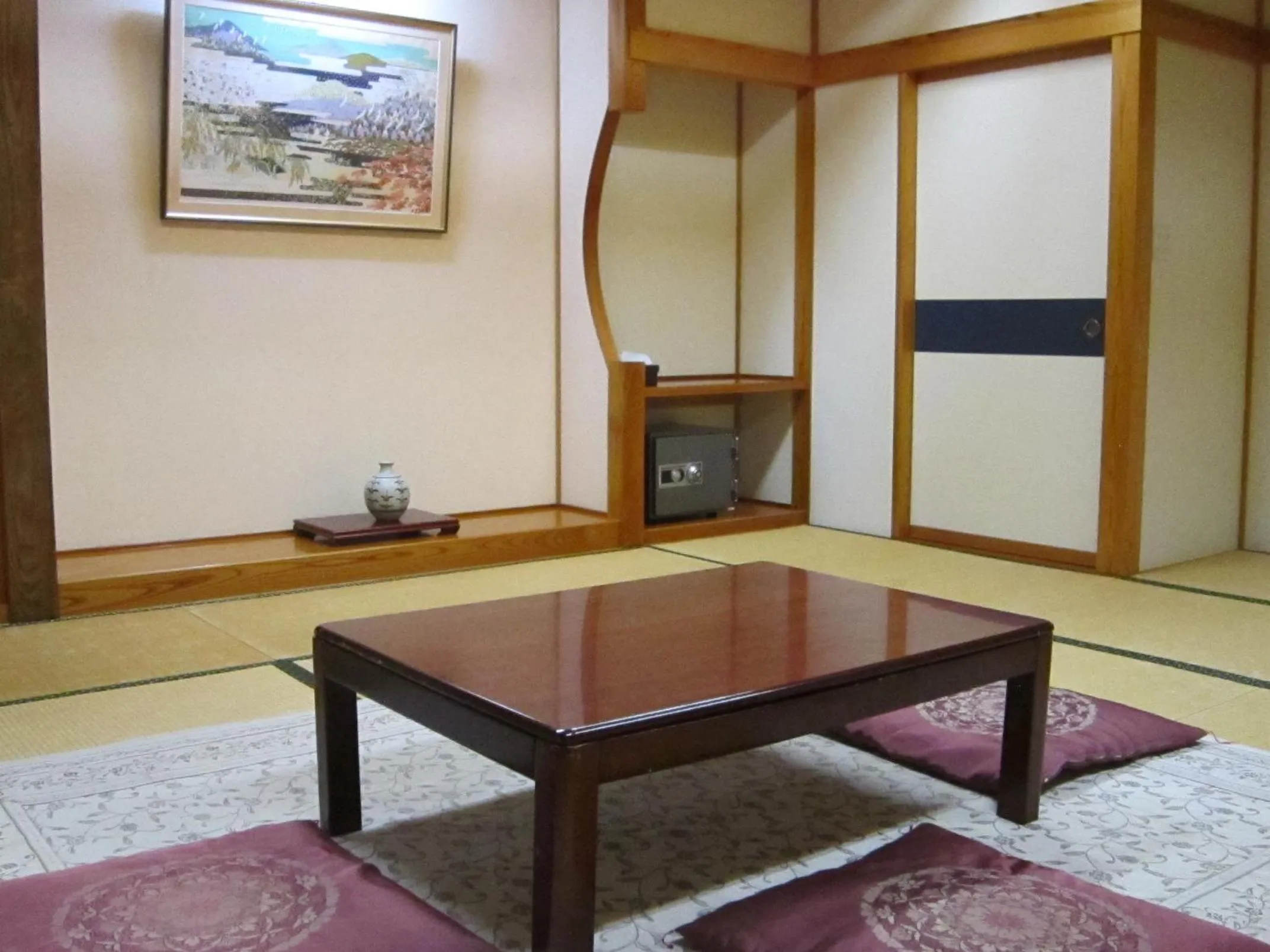 Photo of the whole room in Nozawa Onsen Utopia