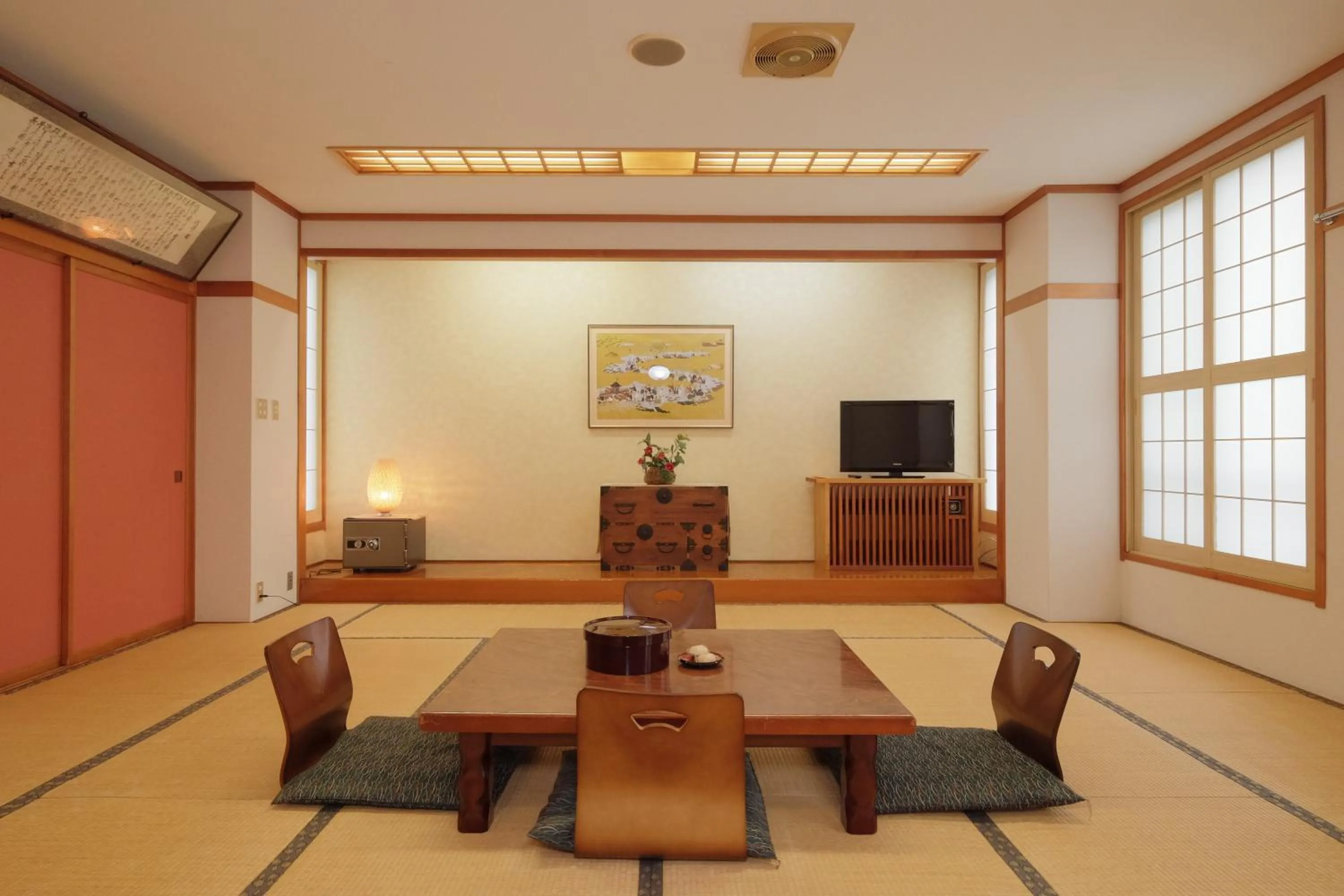 Photo of the whole room in Nozawa Onsen Utopia