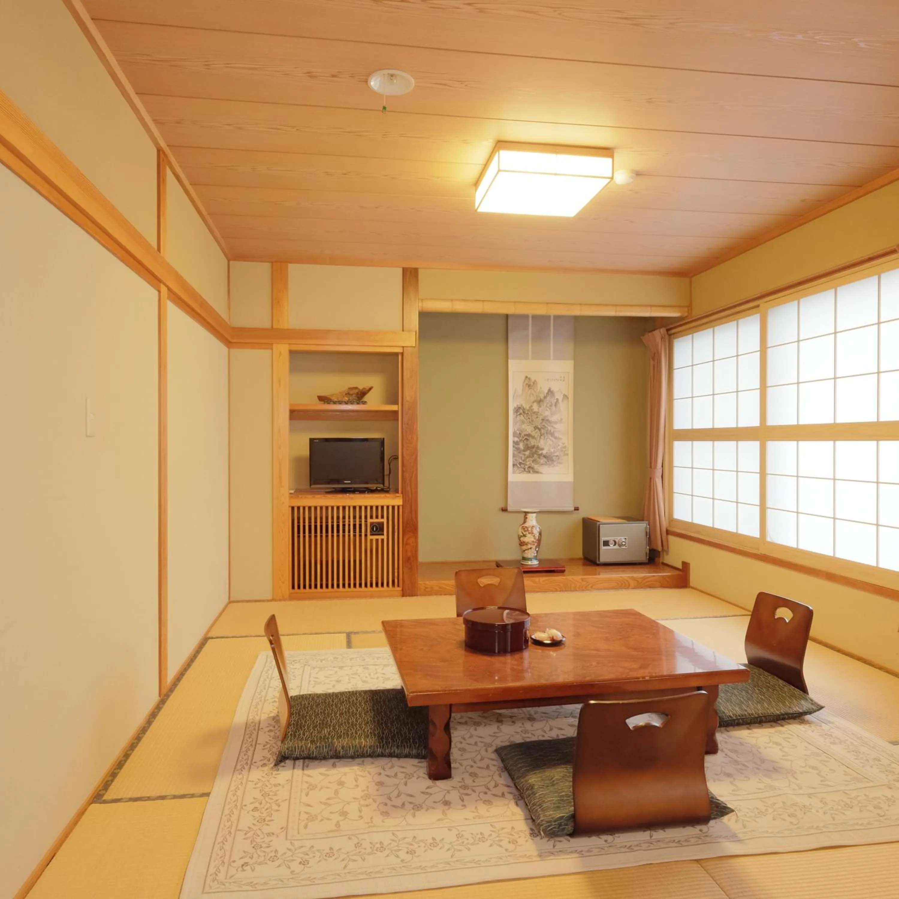 Photo of the whole room in Nozawa Onsen Utopia