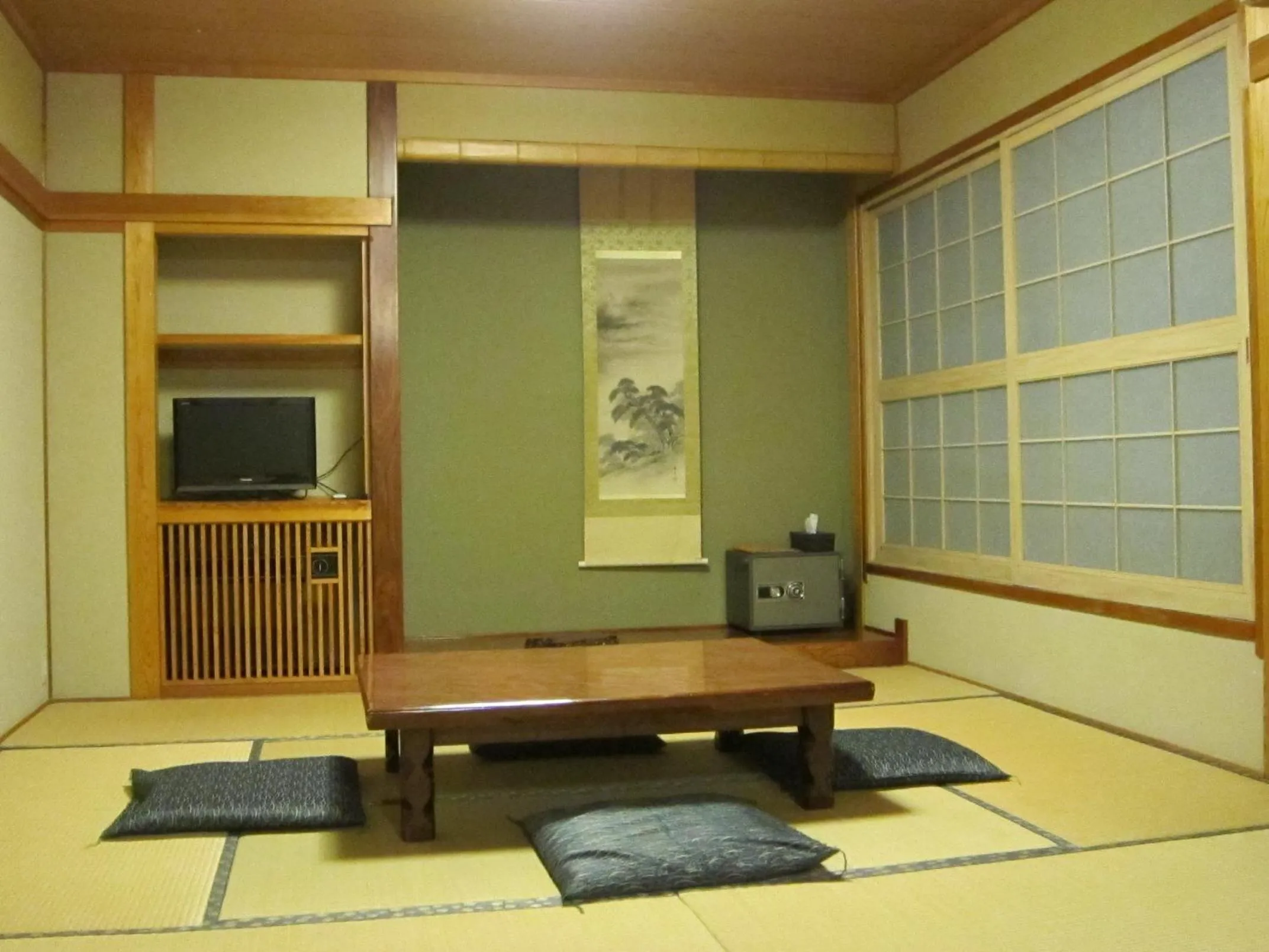 Photo of the whole room in Nozawa Onsen Utopia