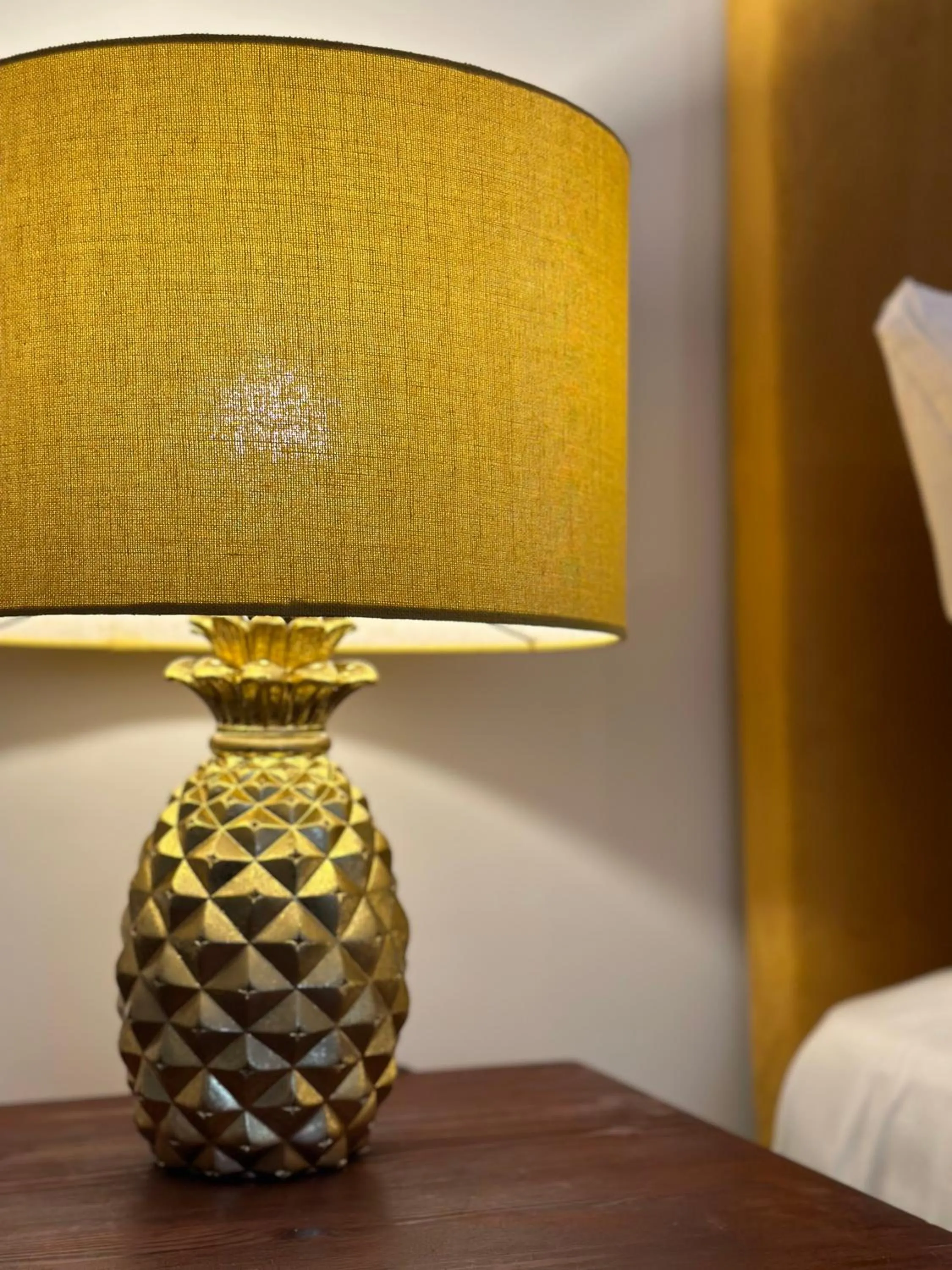 Bedroom, Bed in Kings Head Coltishall