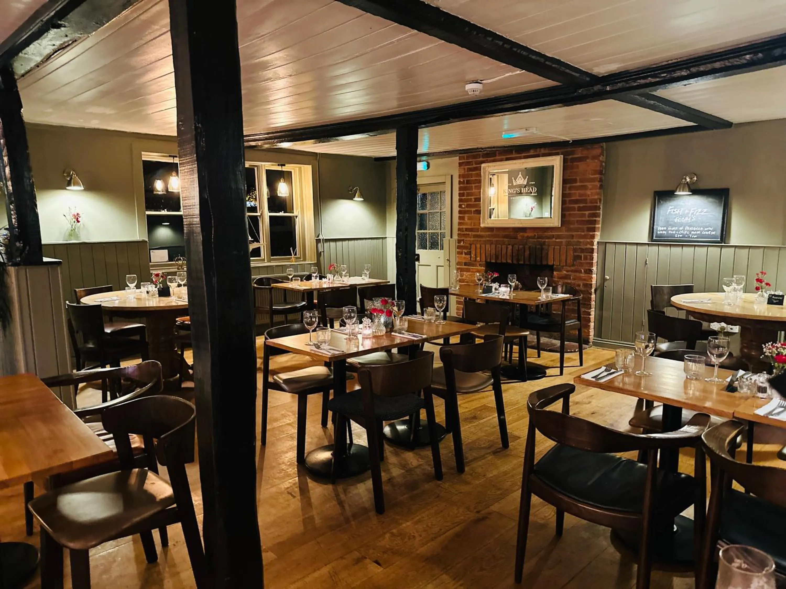 Restaurant/places to eat in Kings Head Coltishall