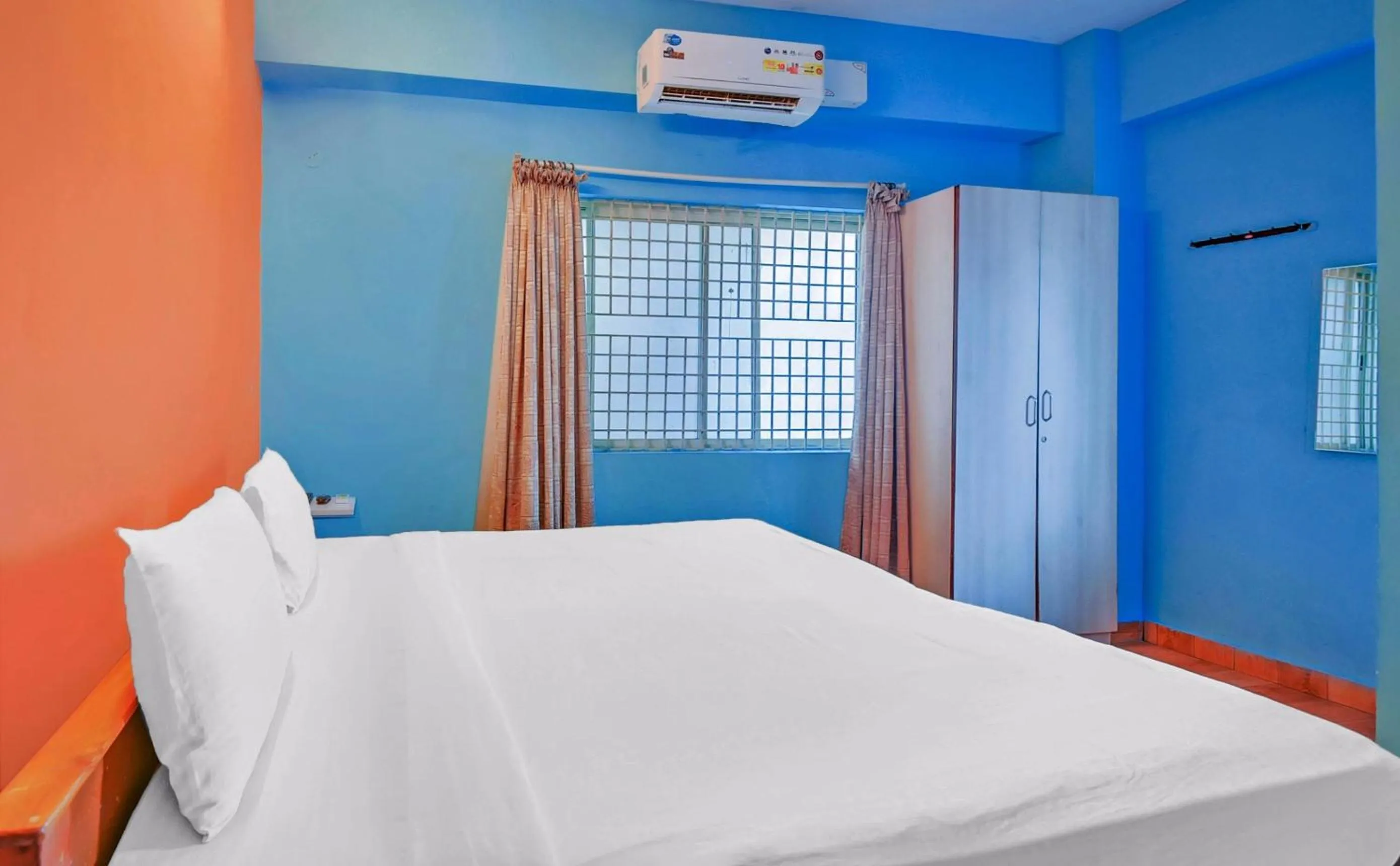 Bedroom, Bed in Hotel O Sri Sai Guru Comforts