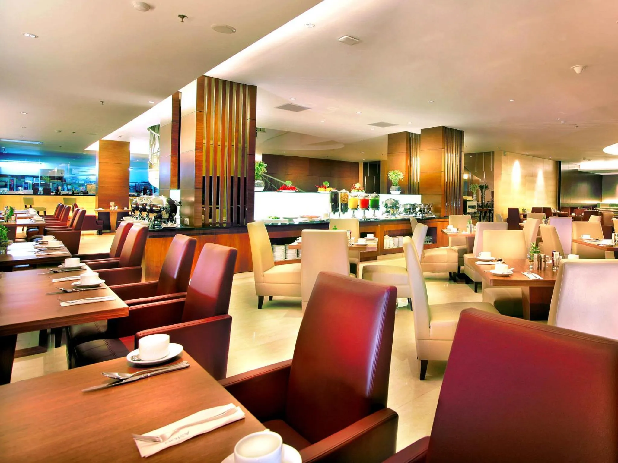 Restaurant/places to eat in Aston Makassar Hotel & Convention Center