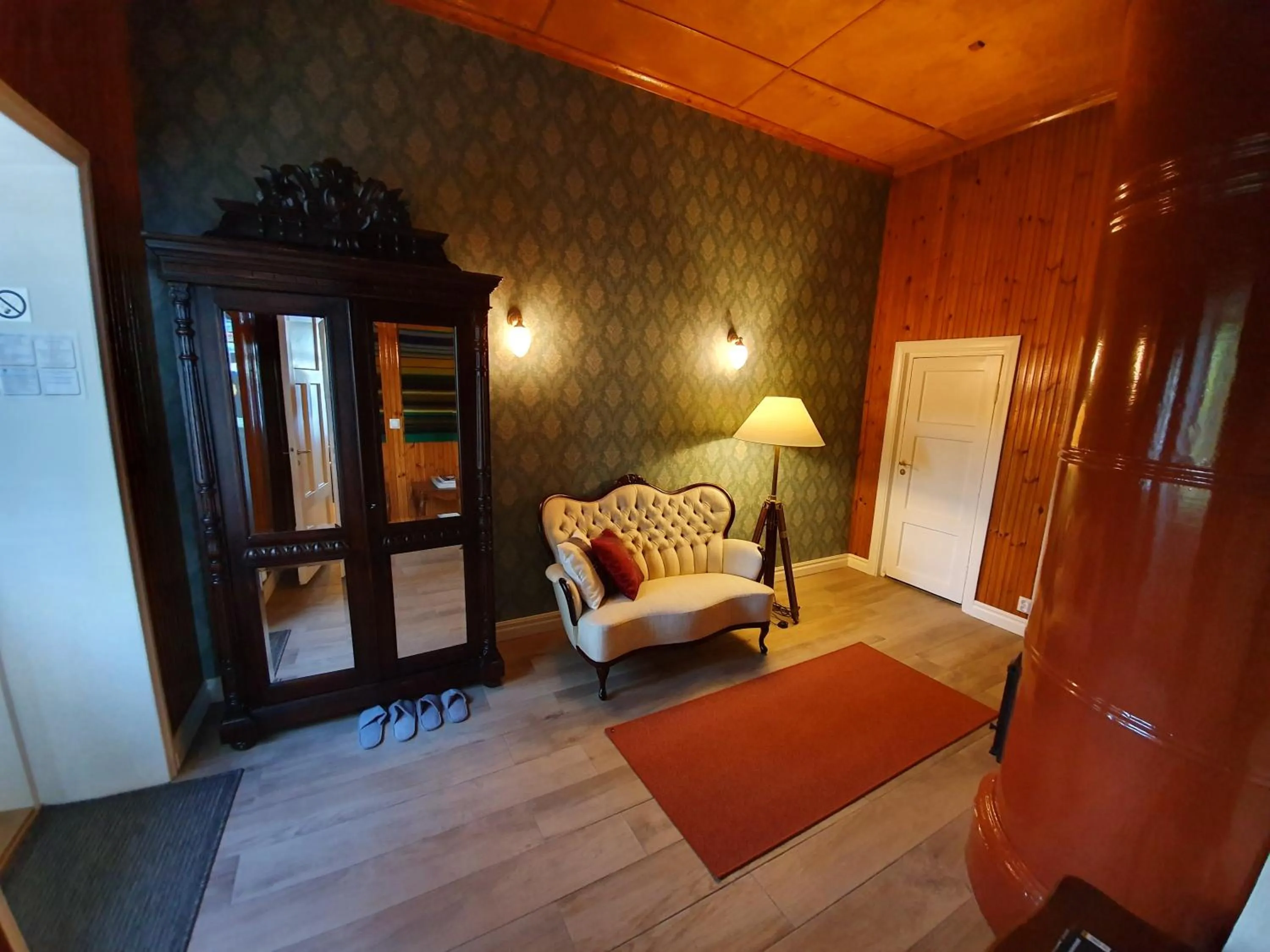 Decorative detail, Bed in B&B Taipaleenniemi