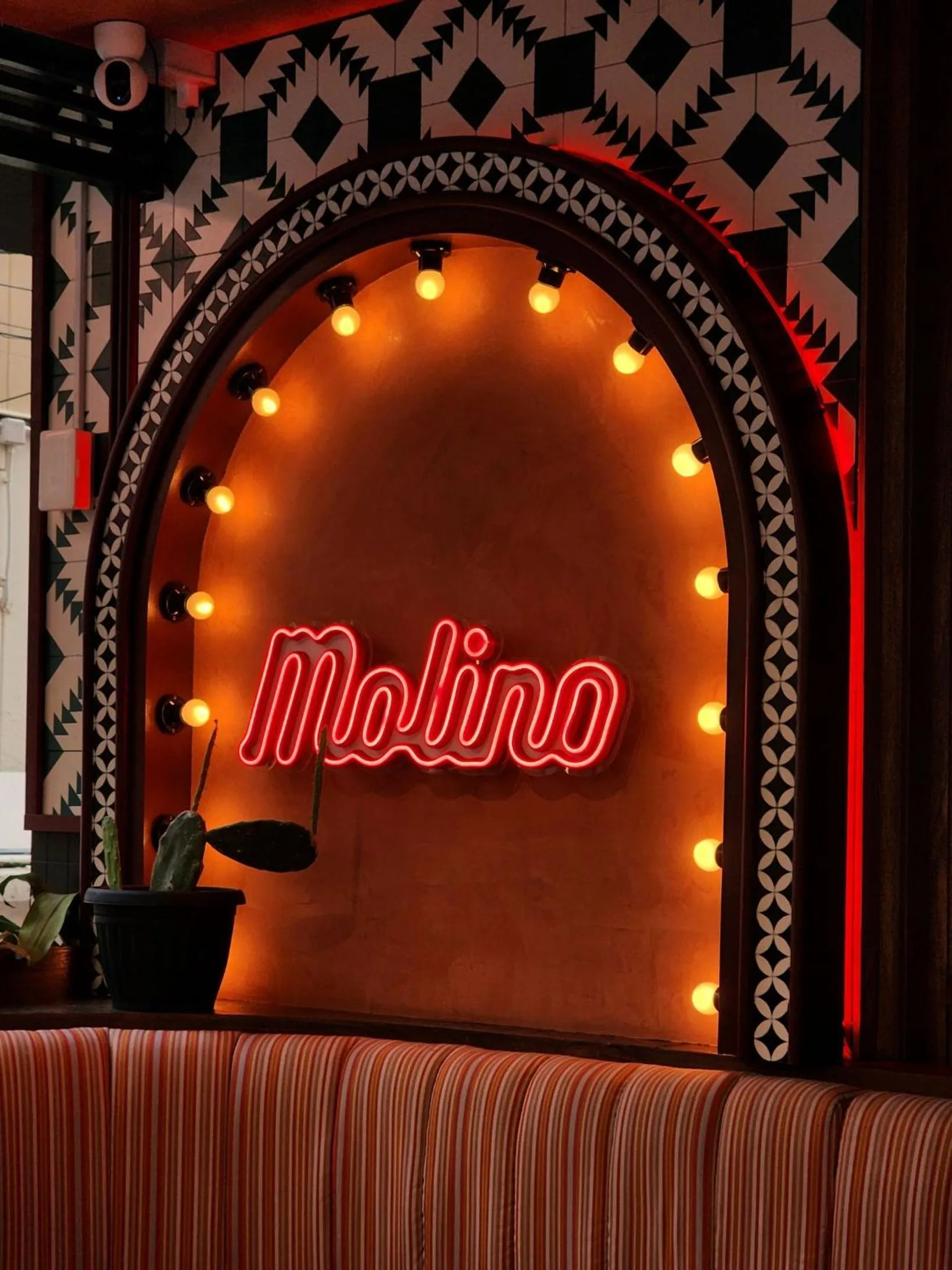 Restaurant/places to eat in La Petite Salil Sukhumvit 11