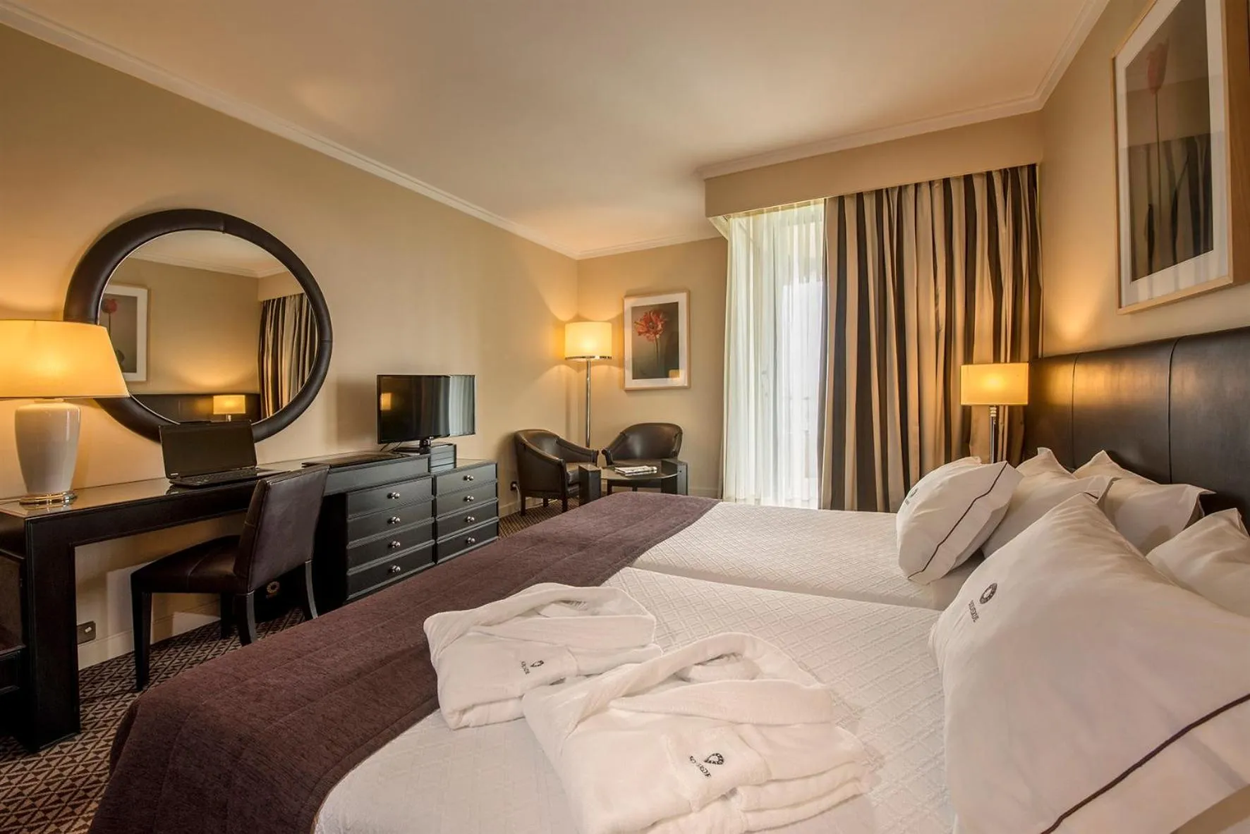 Bedroom, Bed in Hotel Solverde Spa and Wellness Center