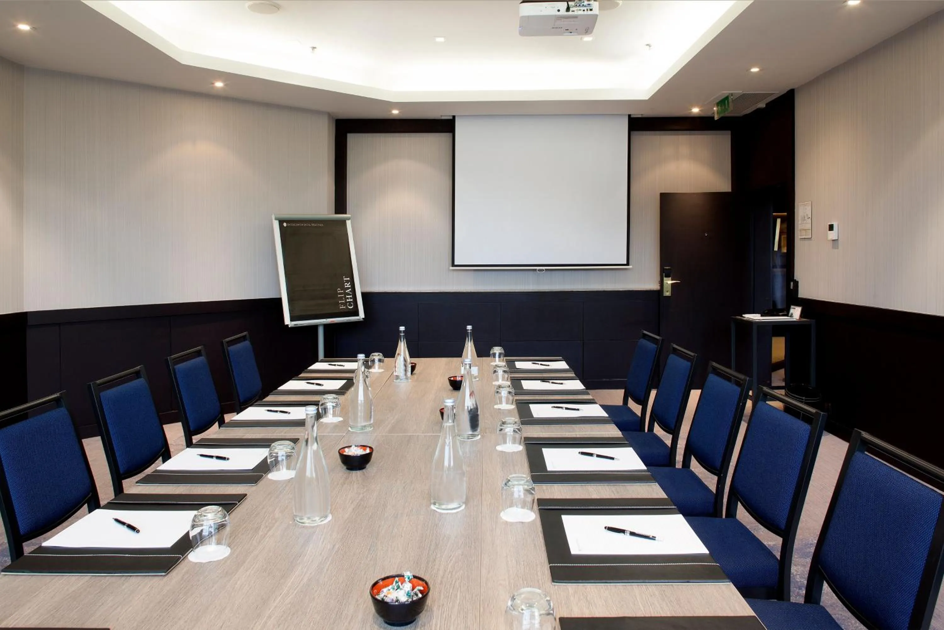 Meeting/conference room in InterContinental Lisbon by IHG