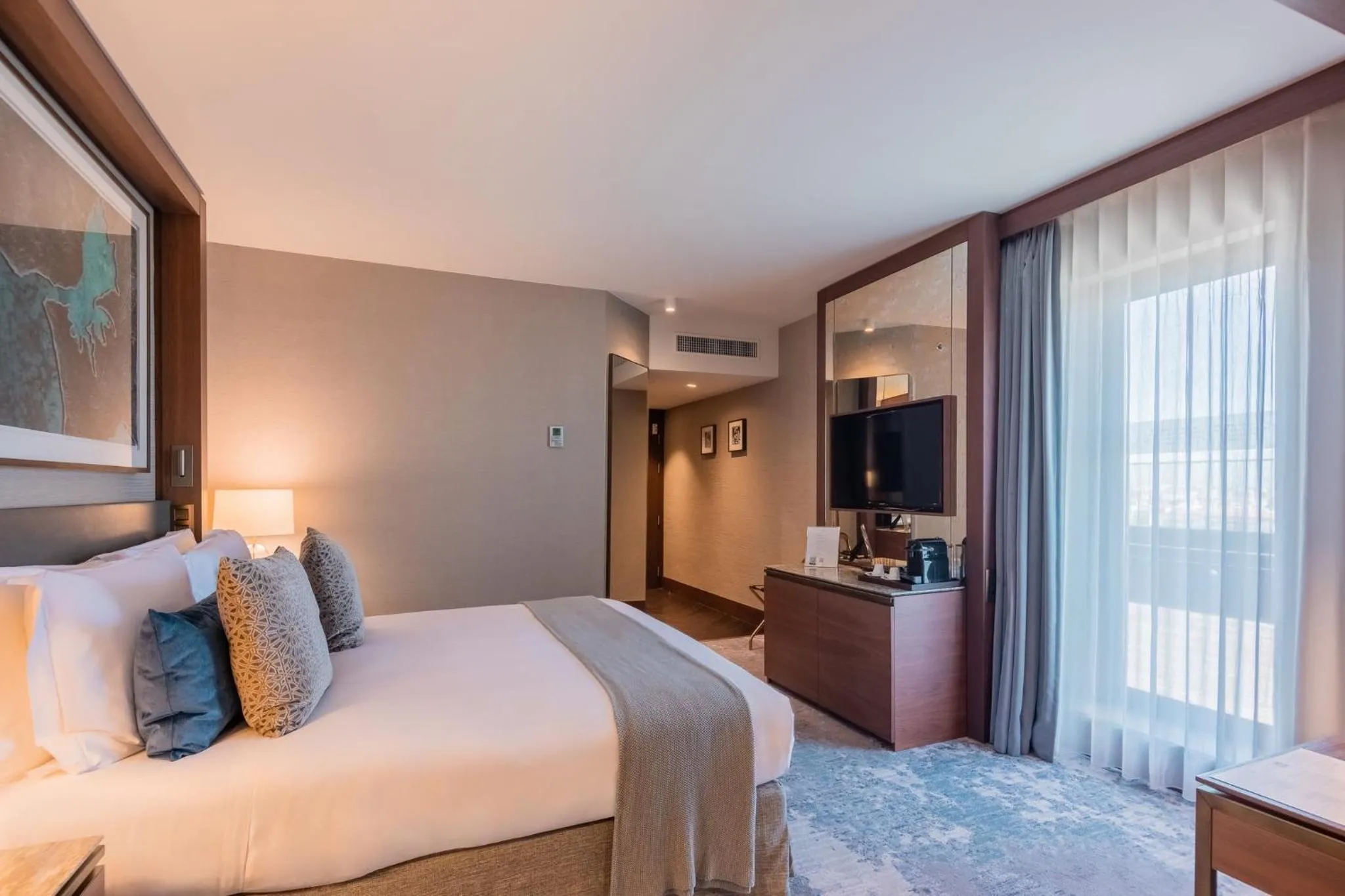 Photo of the whole room, Bed in InterContinental Lisbon by IHG