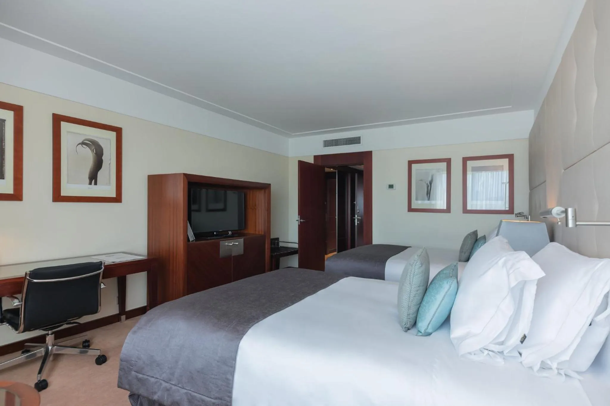 Photo of the whole room, Bed in InterContinental Lisbon by IHG