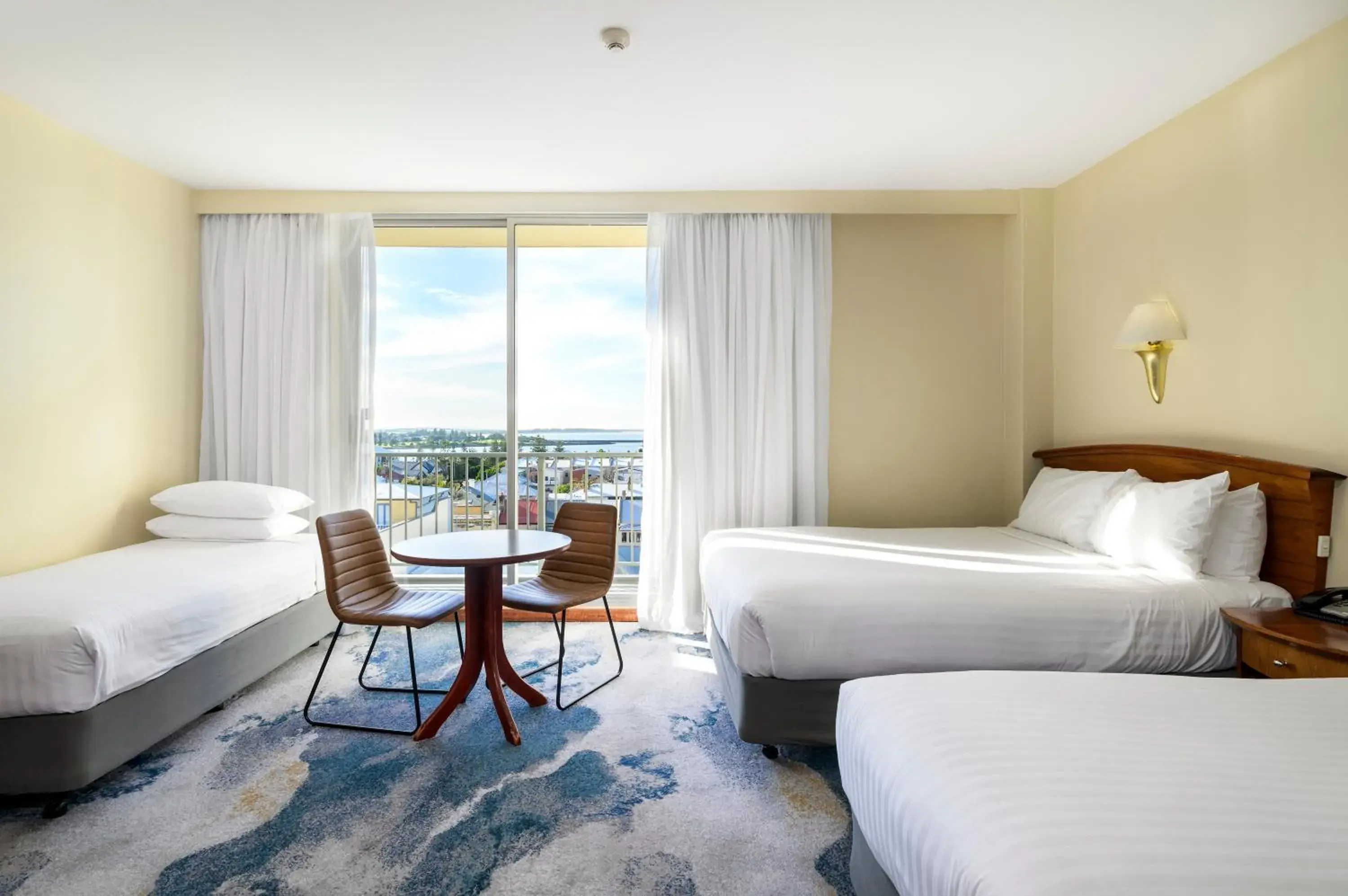 Family Harbor View Room in Noah's On the Beach Family Harbor View Room in Noah's On the Beach