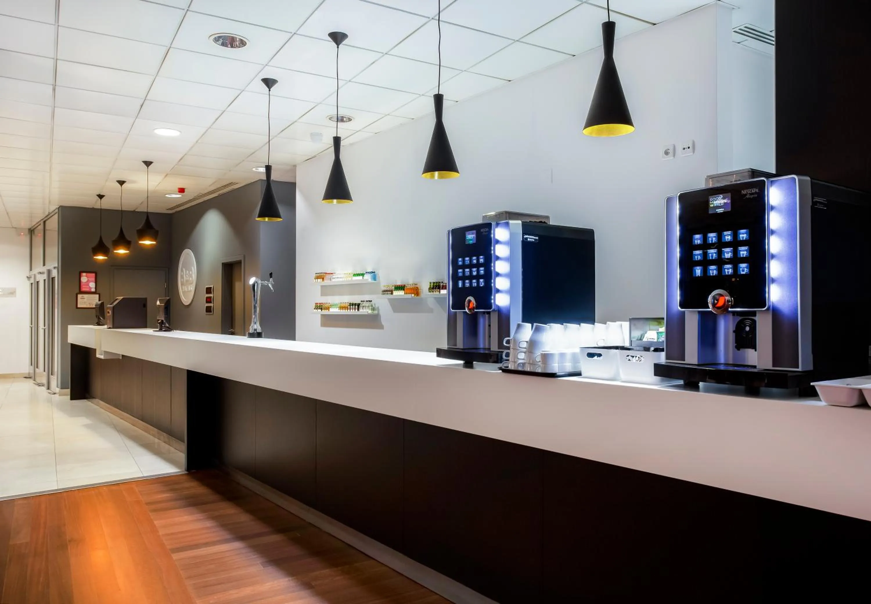 Lobby or reception in B&B HOTEL Cantanhede Coimbra