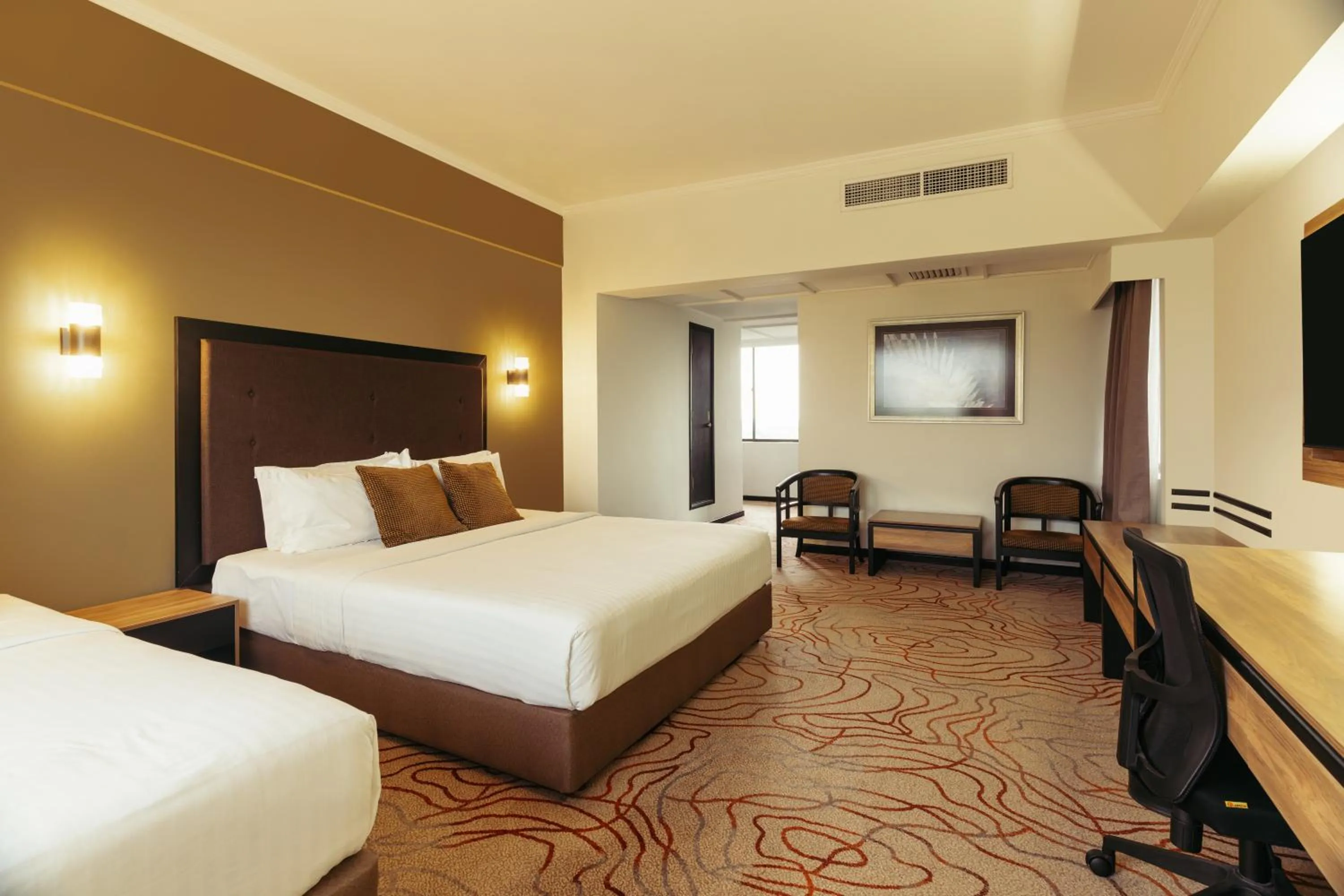 Bedroom, Bed in Impiana Hotel Ipoh