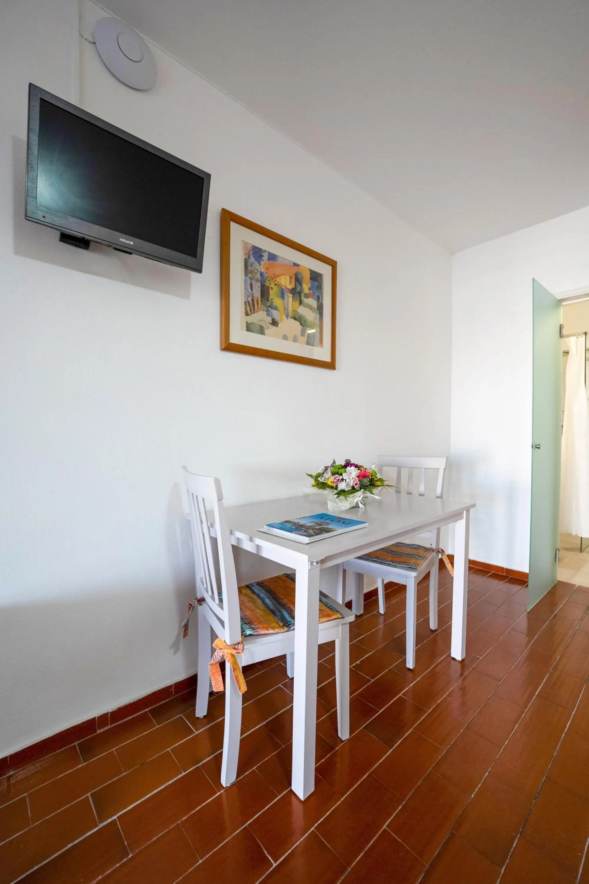 TV and multimedia in Muthu Balaia Sol