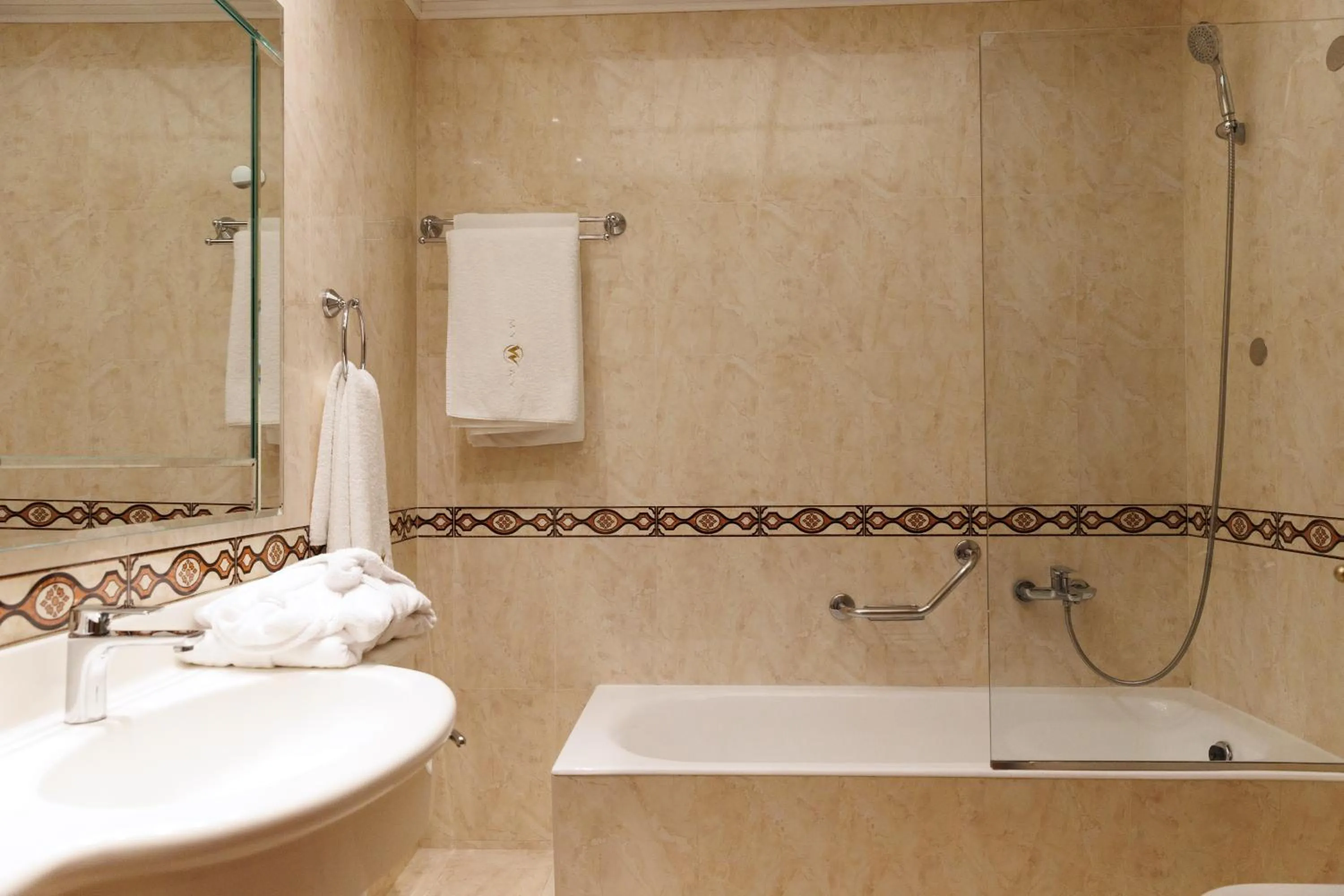 Shower in My Way Hotel & Events