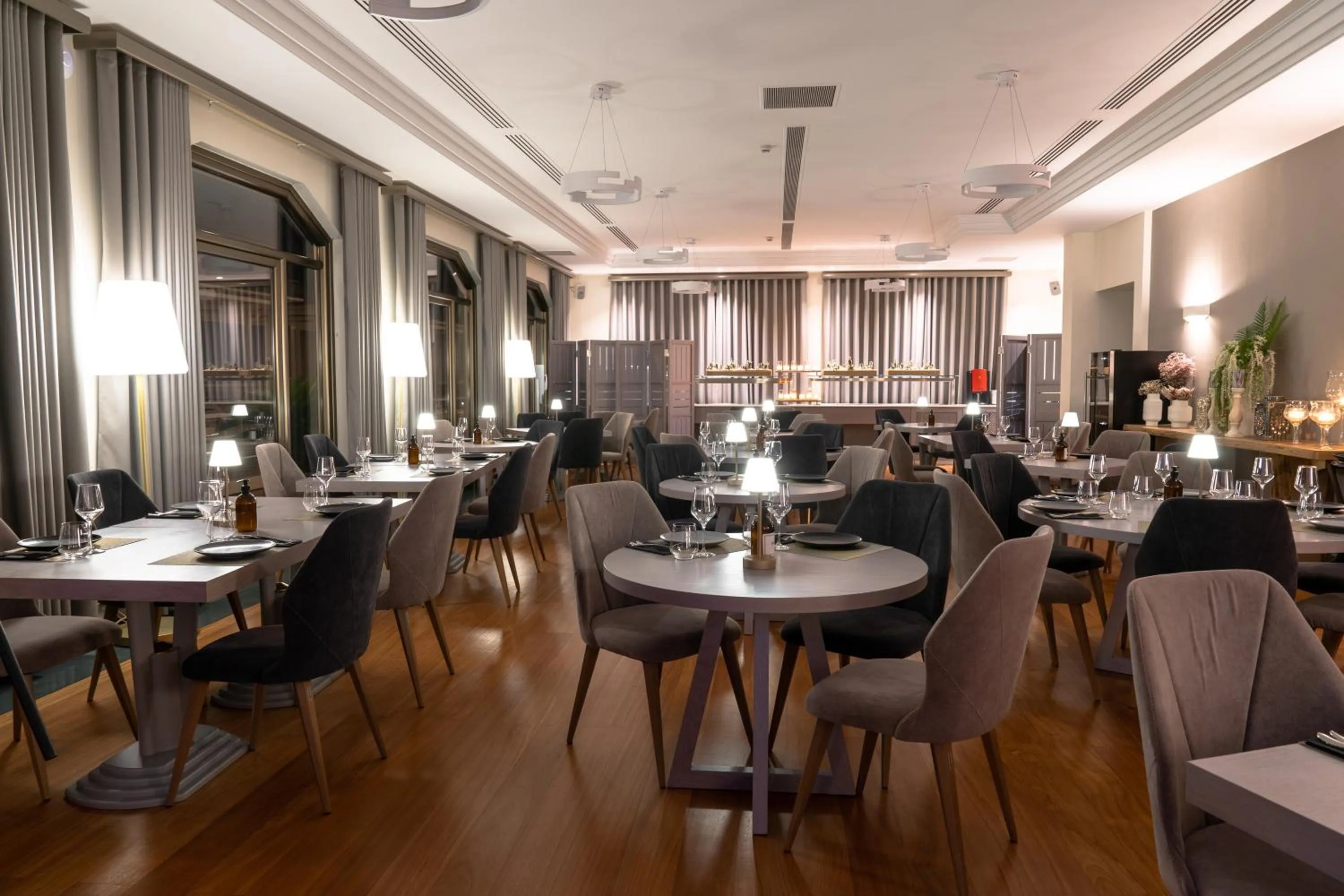 Restaurant/places to eat in My Way Hotel & Events