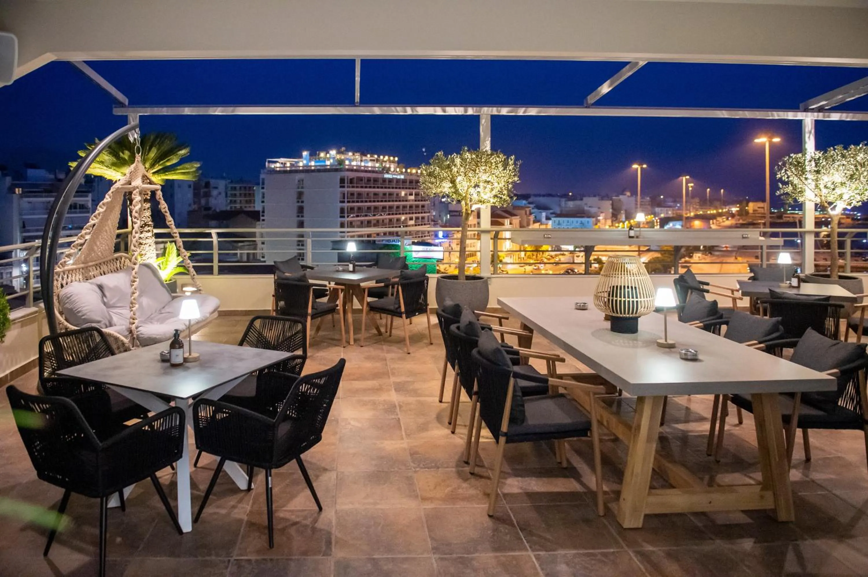 Restaurant/places to eat in My Way Hotel & Events