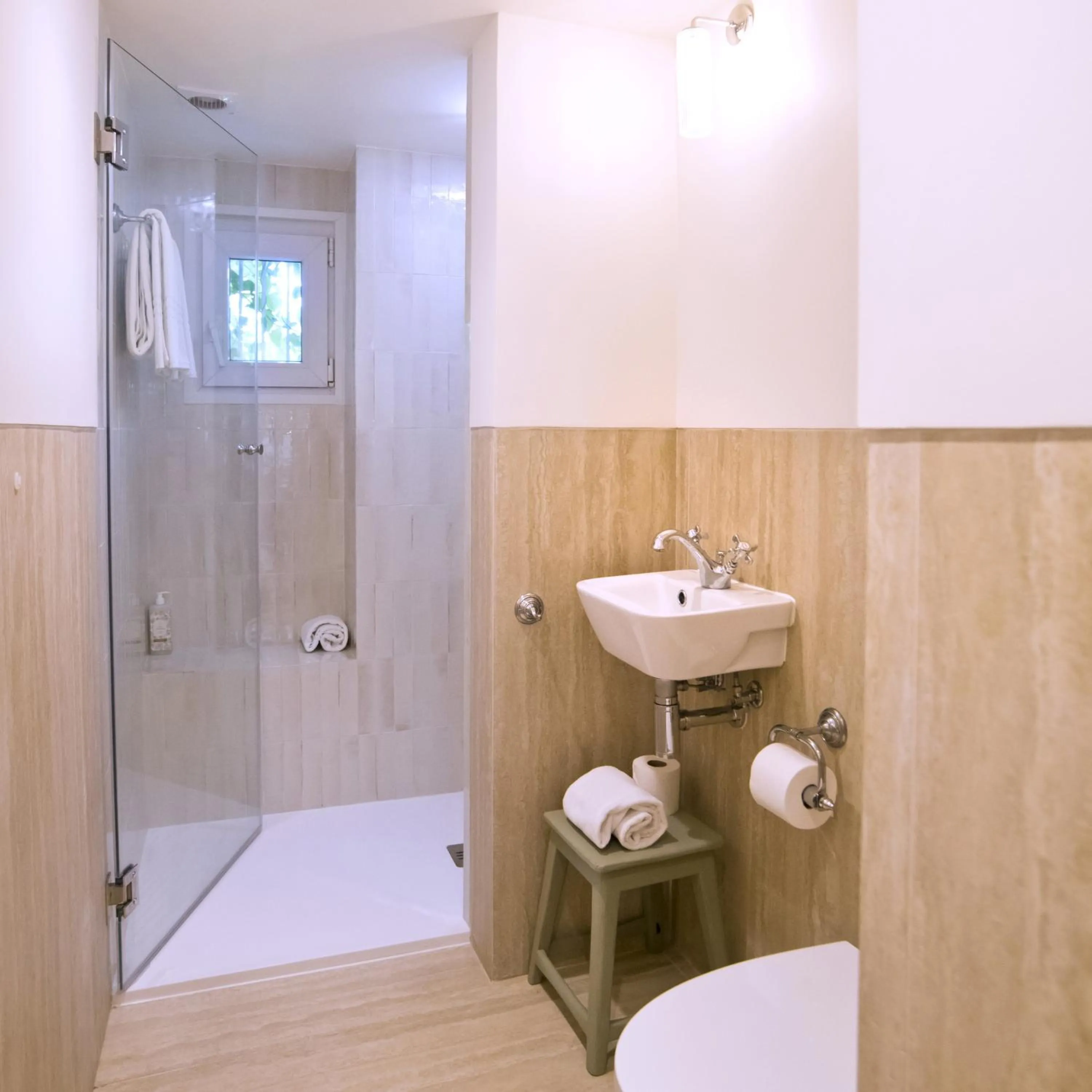 Toilet in York House Lisboa Hotel