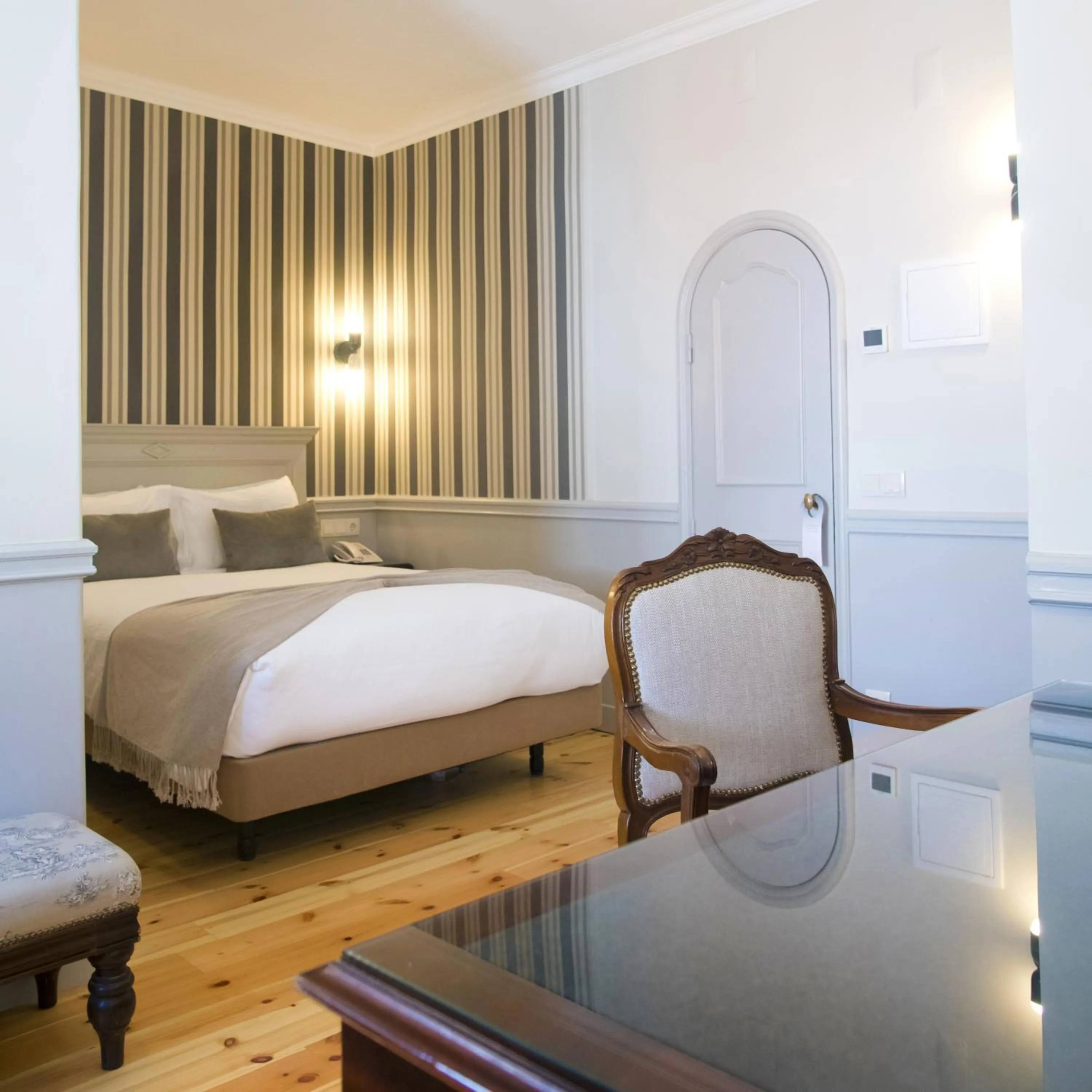 Bed in York House Lisboa Hotel