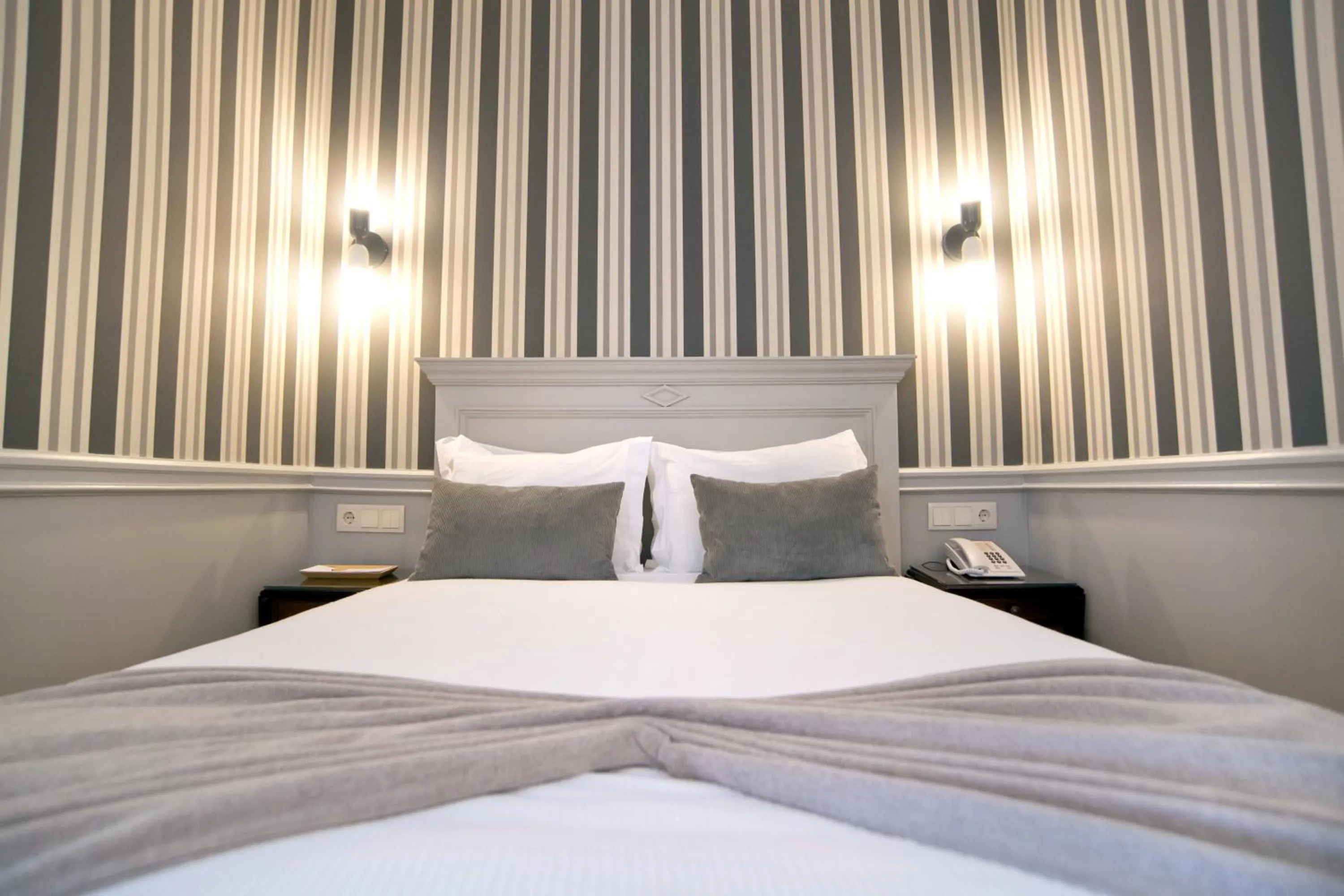 Bed in York House Lisboa Hotel