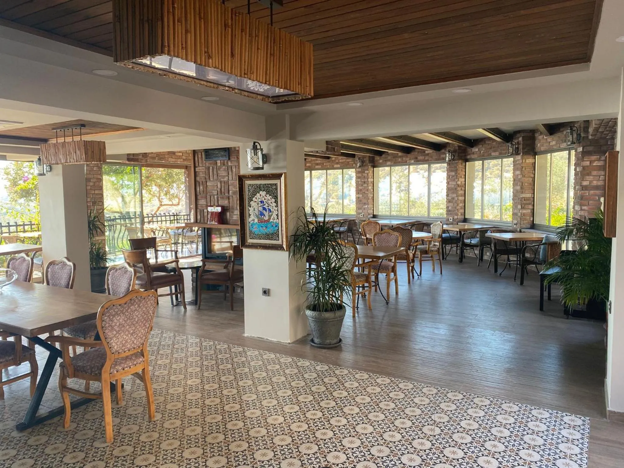 Restaurant/places to eat in Assos Longevity Hotel