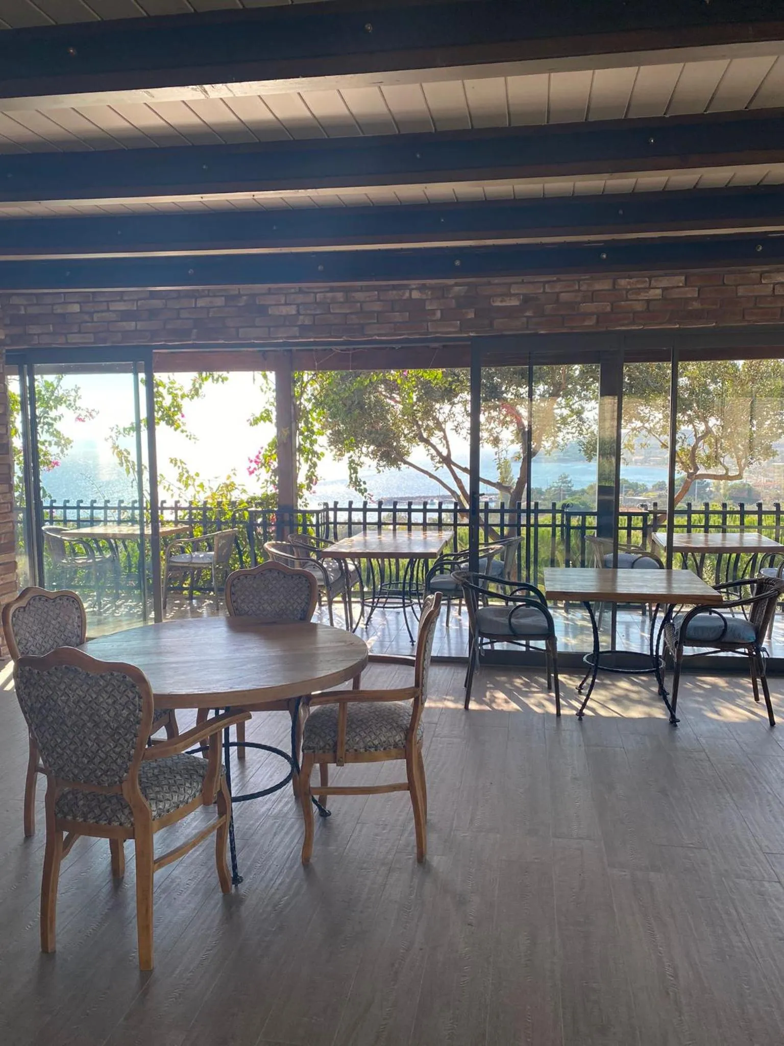 Restaurant/places to eat in Assos Longevity Hotel