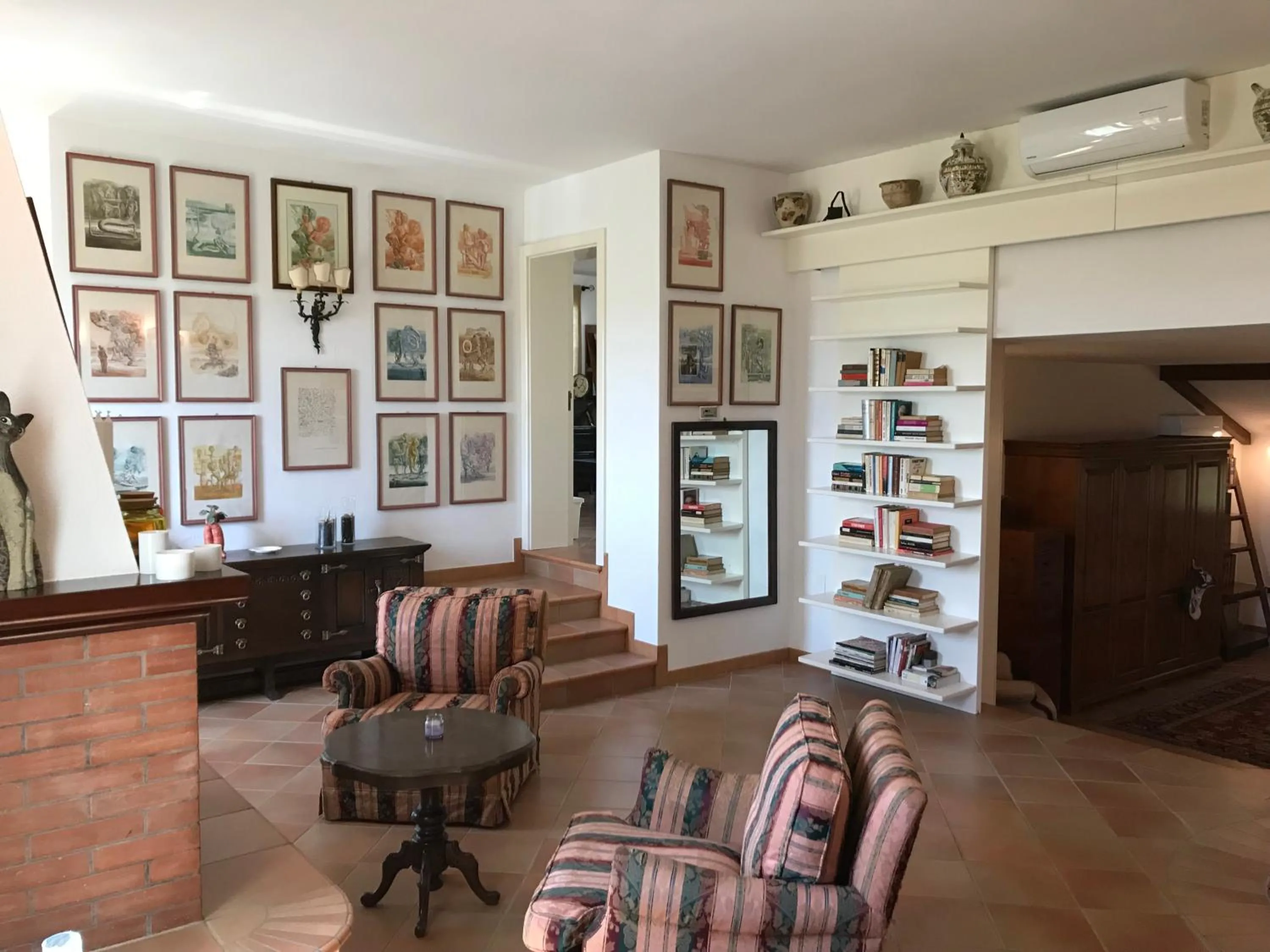 Library in La casa di Sergio