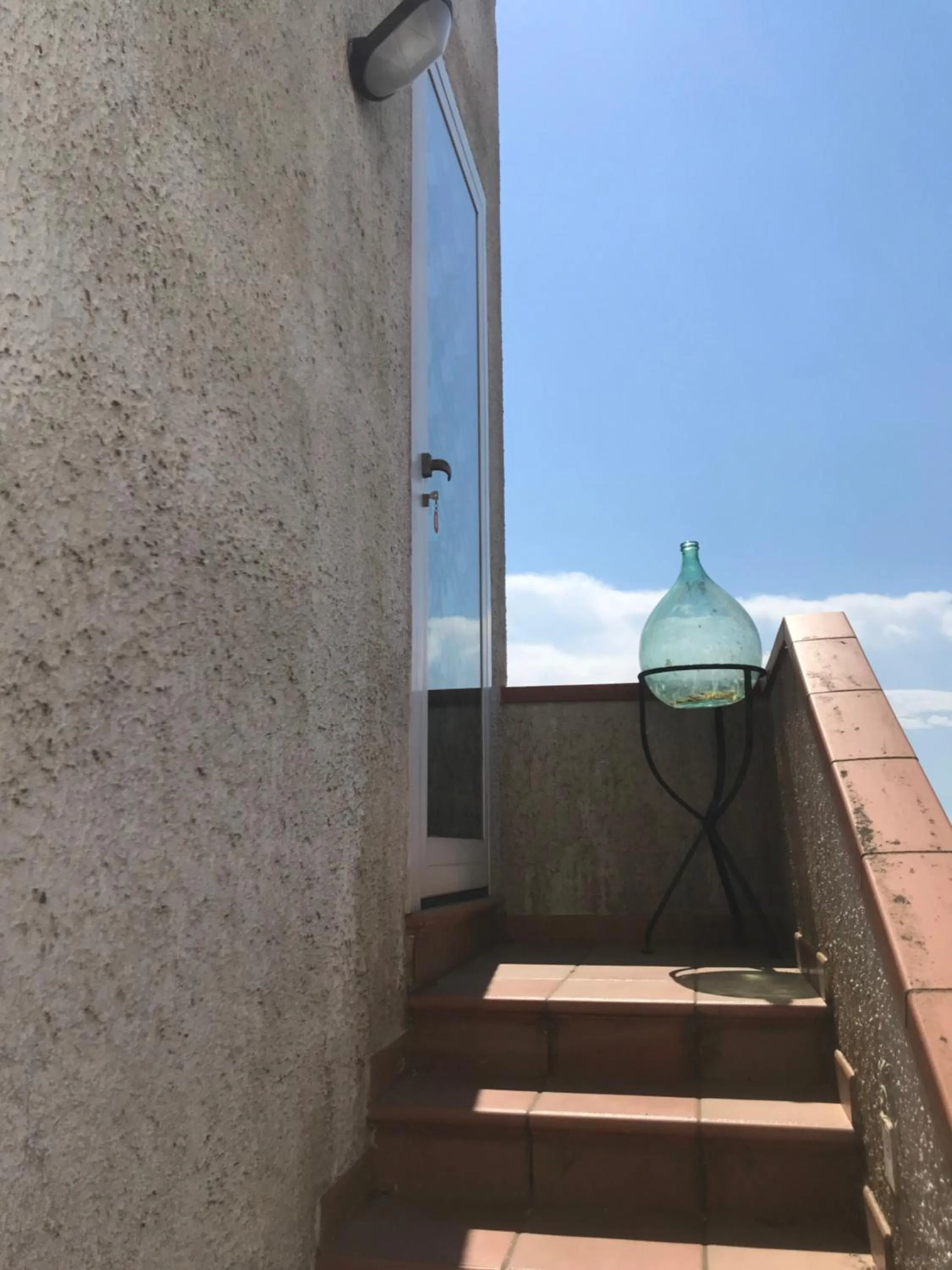 Facade/entrance in La casa di Sergio