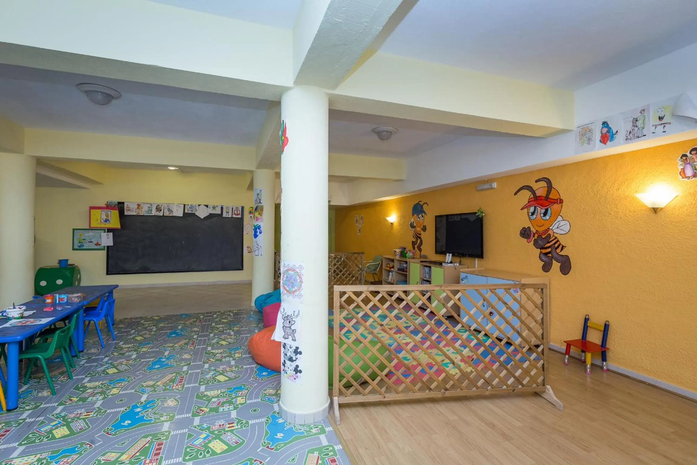 Kids's club in Muthu Clube Praia da Oura