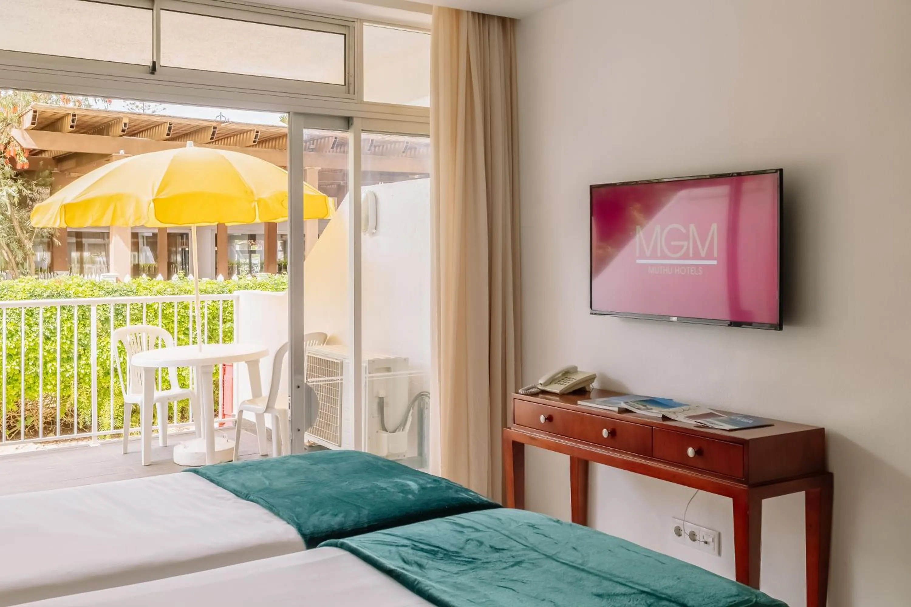 Bed in Muthu Clube Praia da Oura