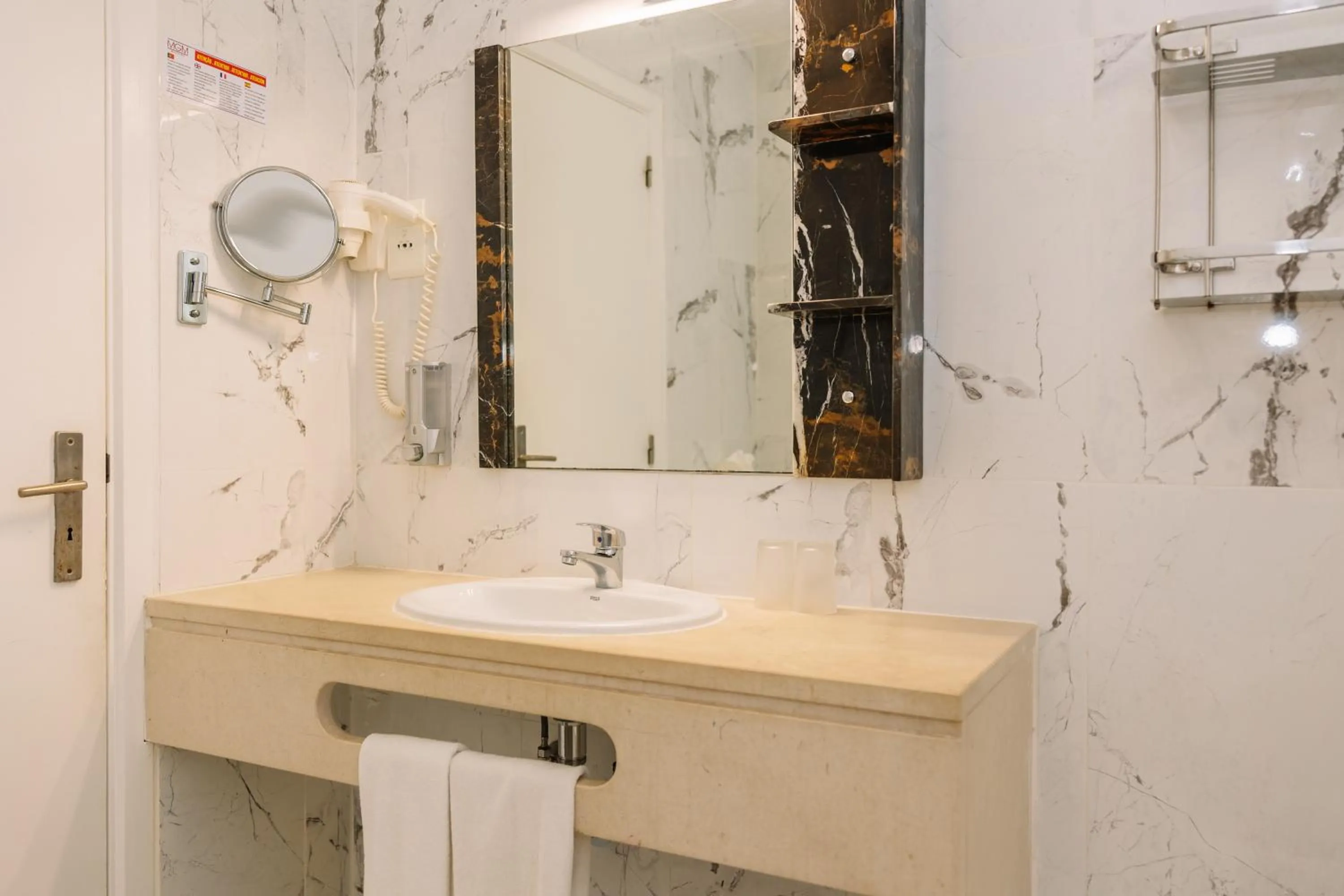 Toilet in Muthu Clube Praia da Oura