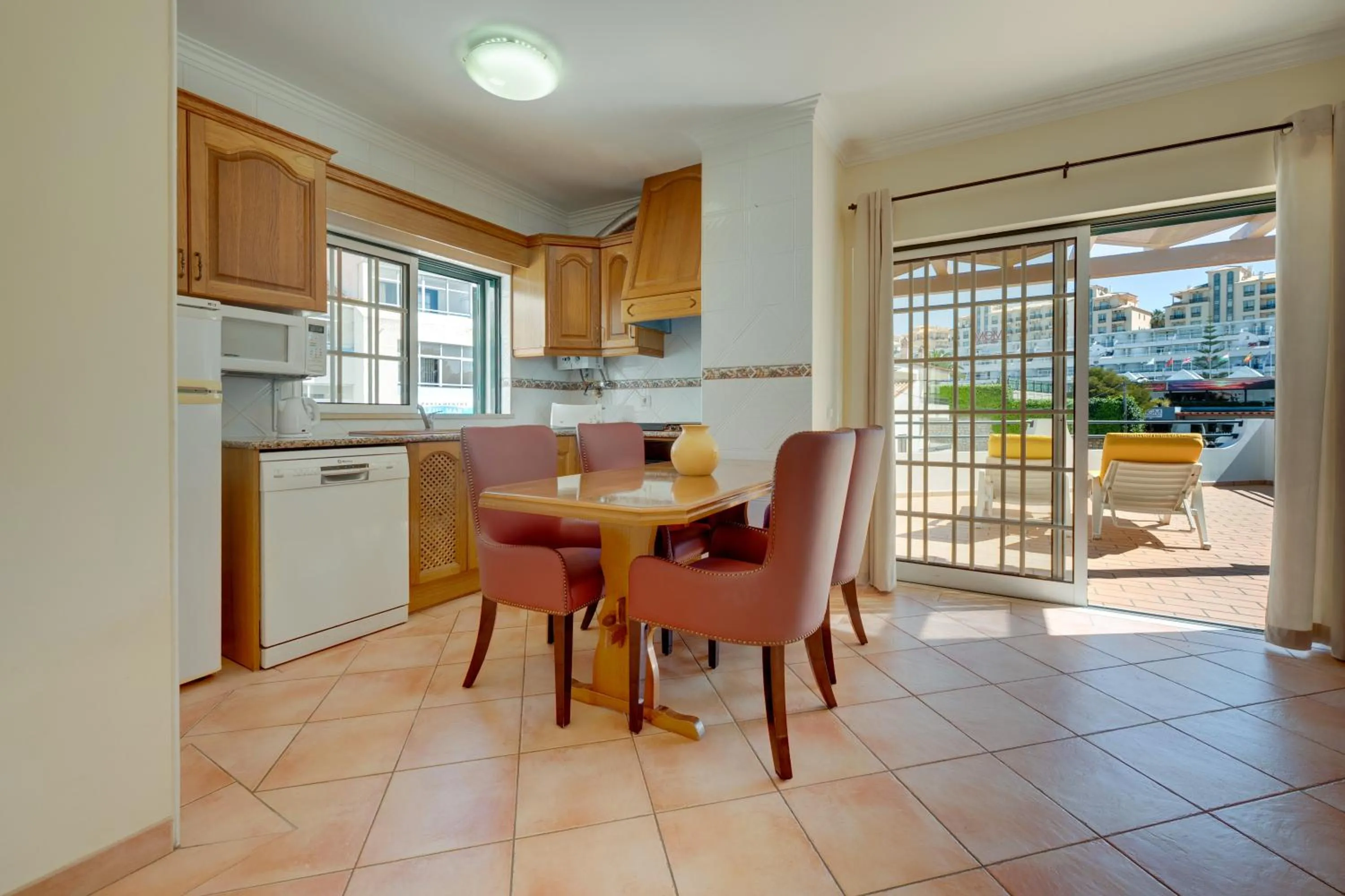 Coffee/tea facilities in Muthu Clube Praia da Oura