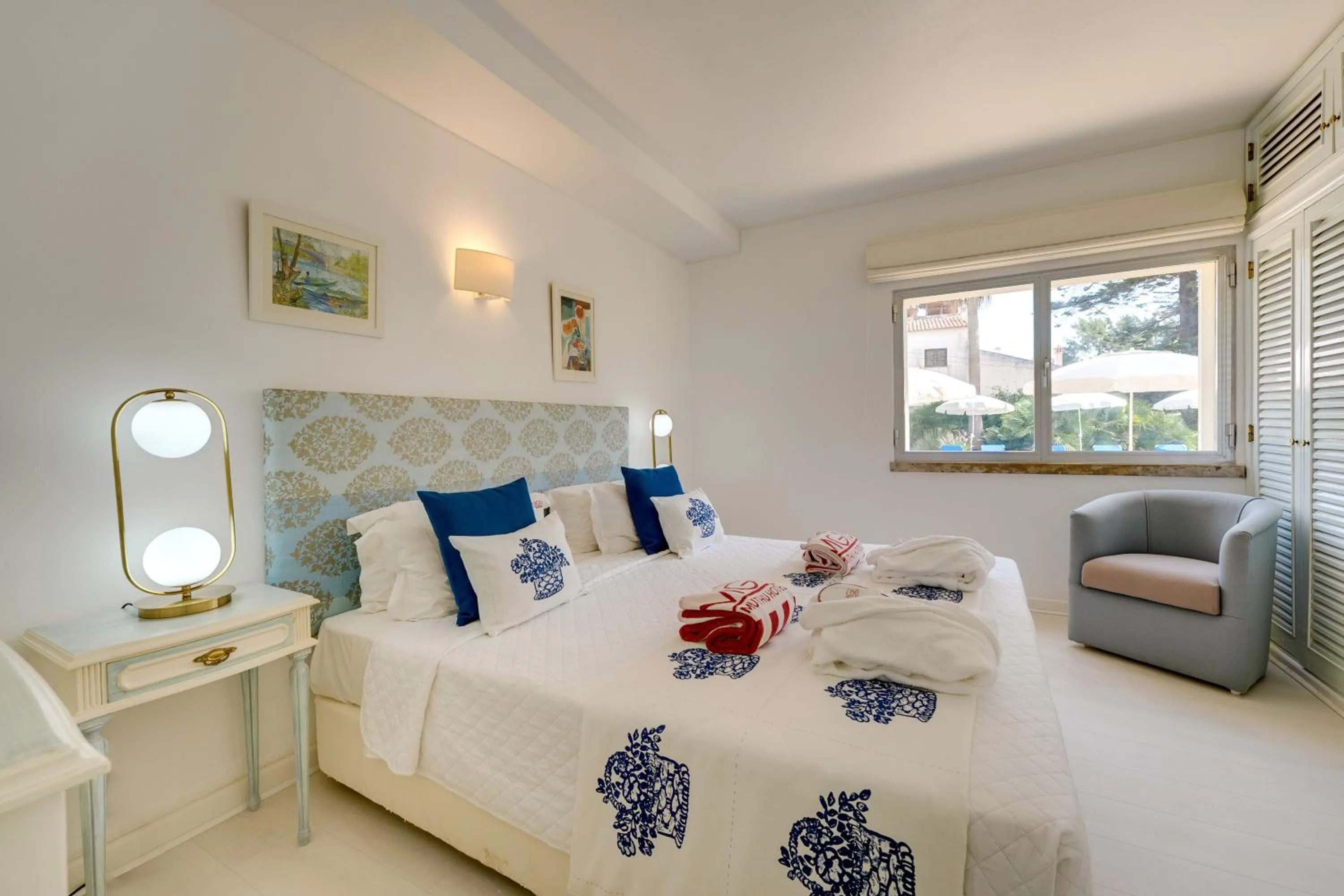 Bedroom, Bed in Muthu Clube Praia da Oura