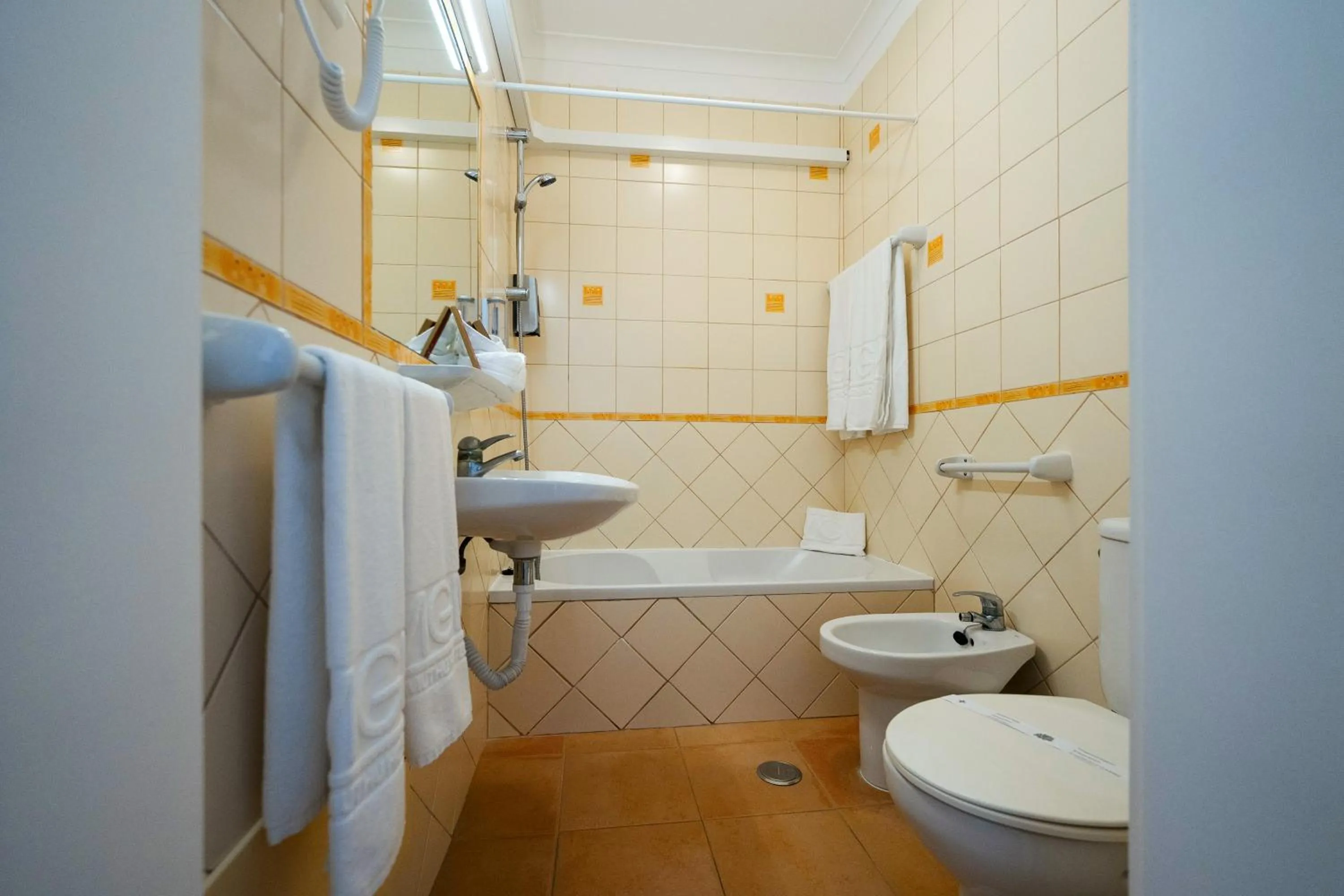 Toilet in Muthu Clube Praia da Oura