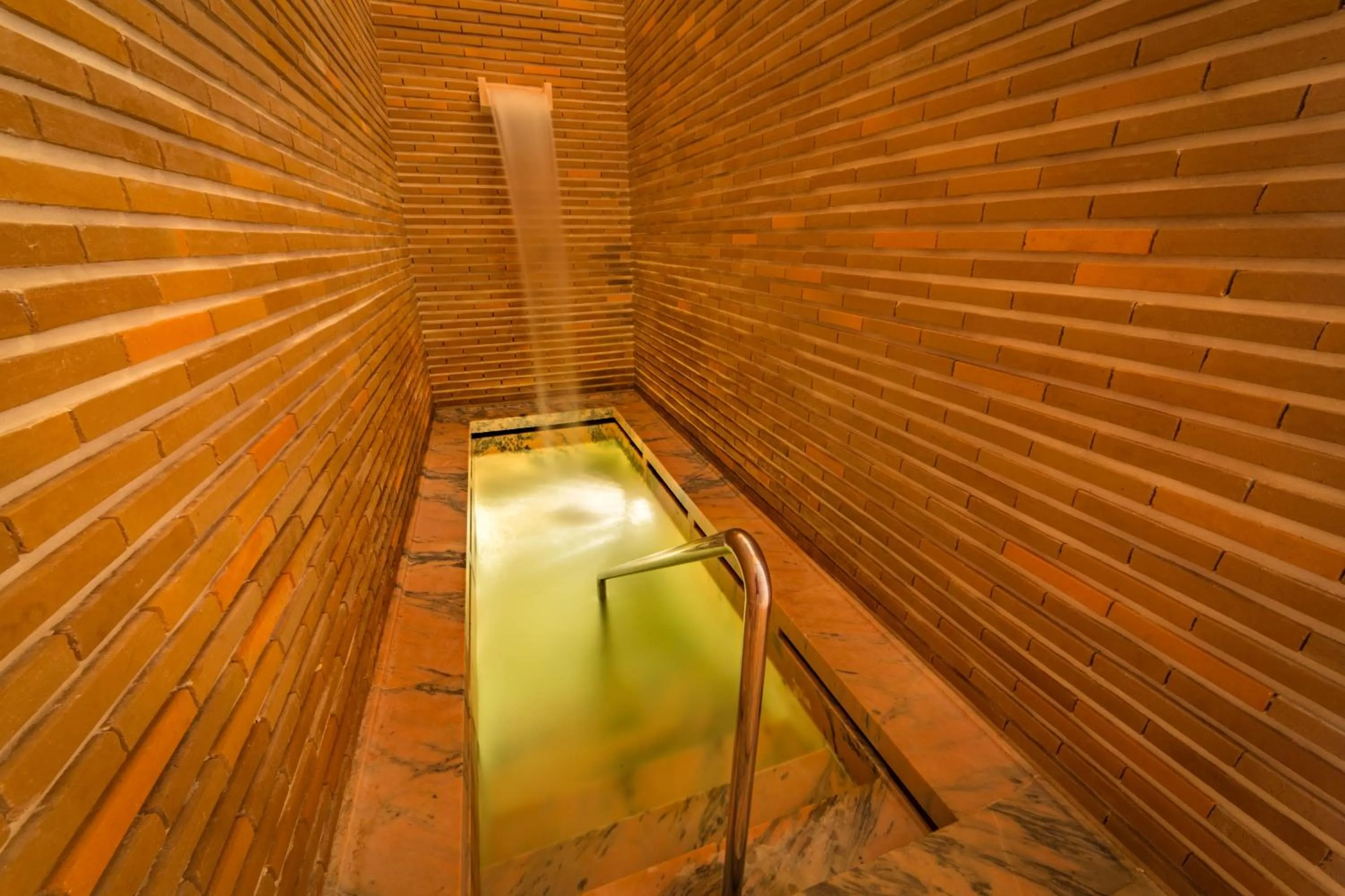 Spa and wellness centre/facilities in Hotel Porto Santo & Spa