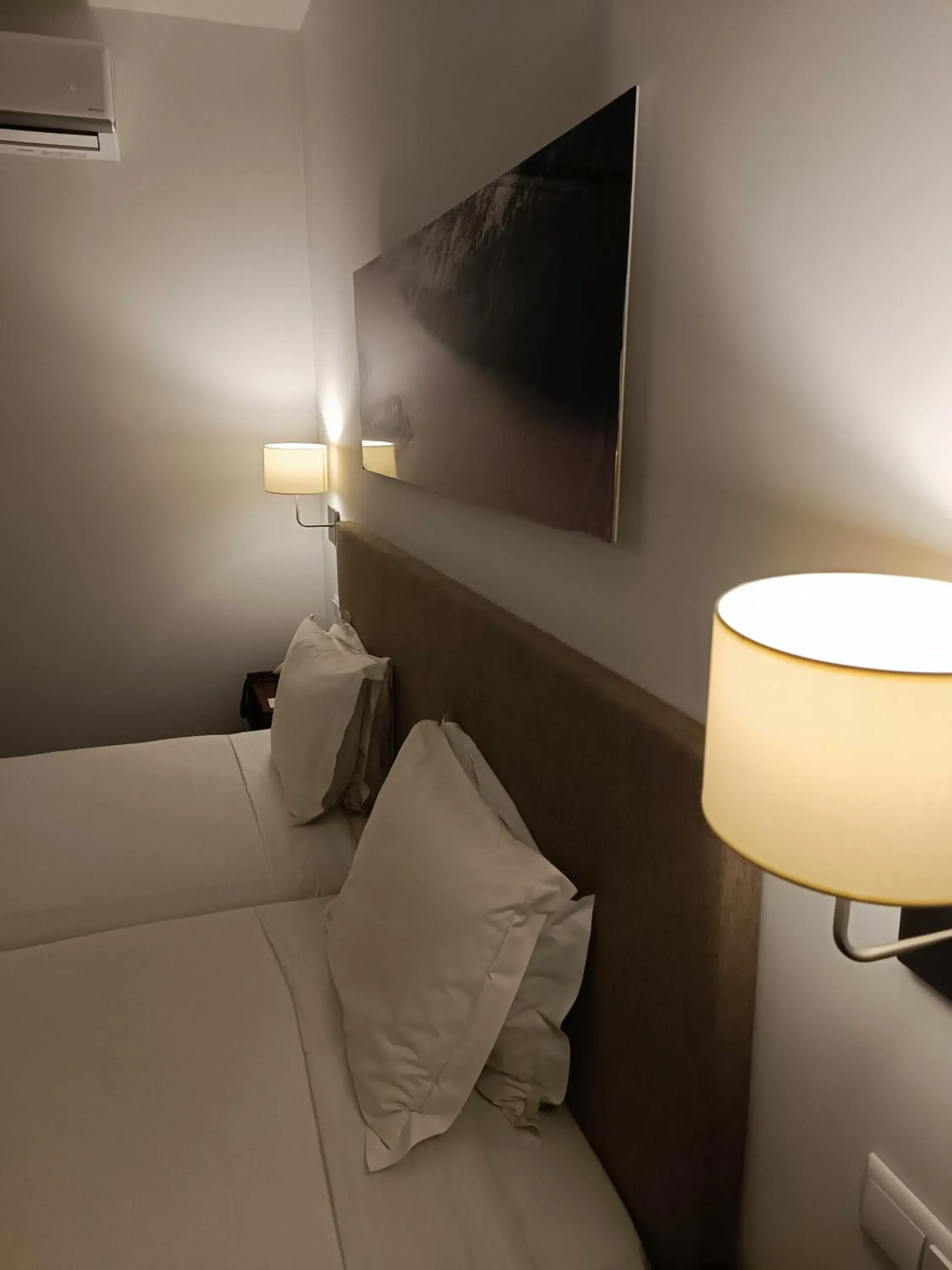 Single Room with Balcony - single occupancy in Hotel Porto Santo & Spa Single Room with Balcony - single occupancy in Hotel Porto Santo & Spa