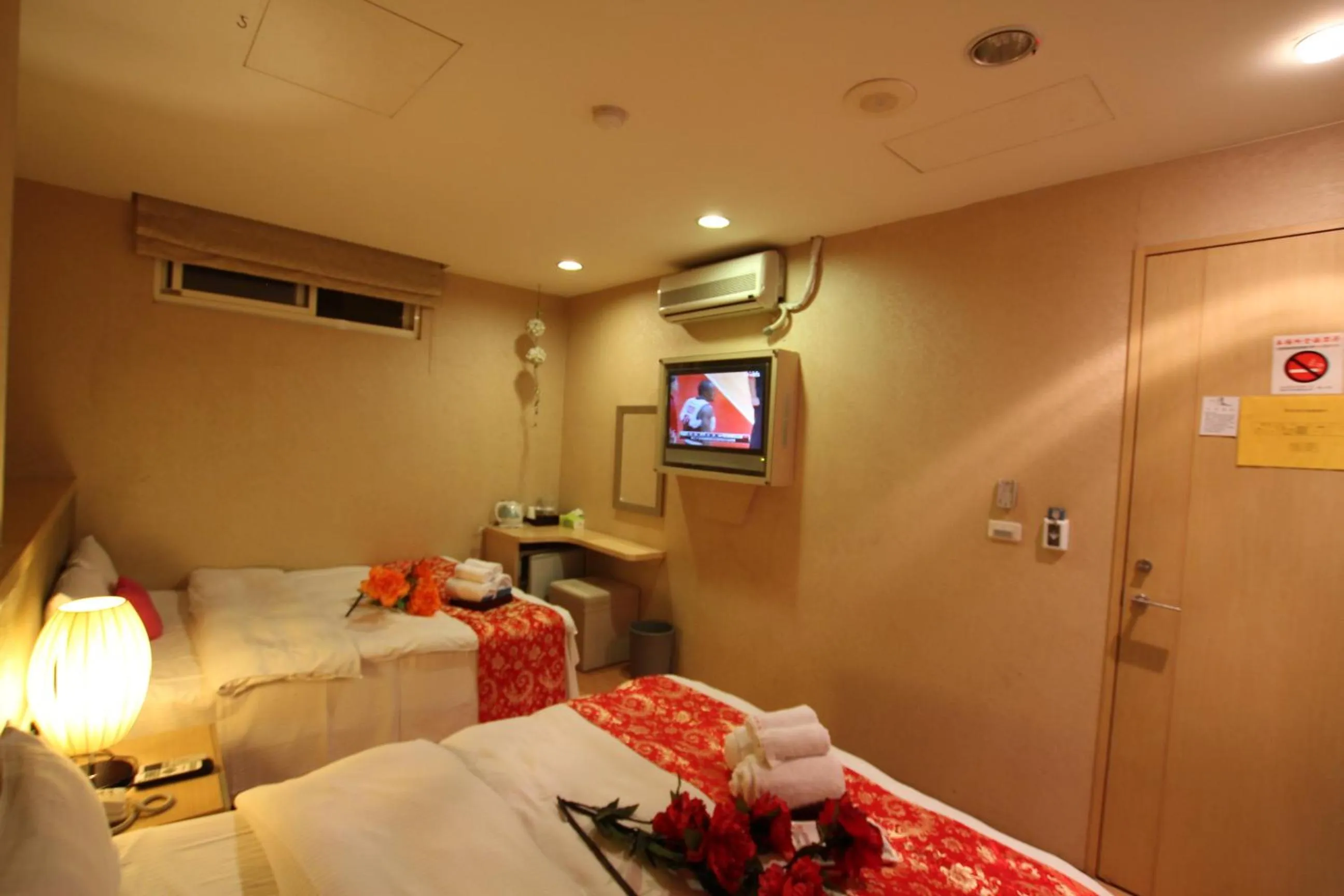 Bed in Tanxiang Resort Hotel Sun Moon Lake Harbour - Sun Moon Lake Pier