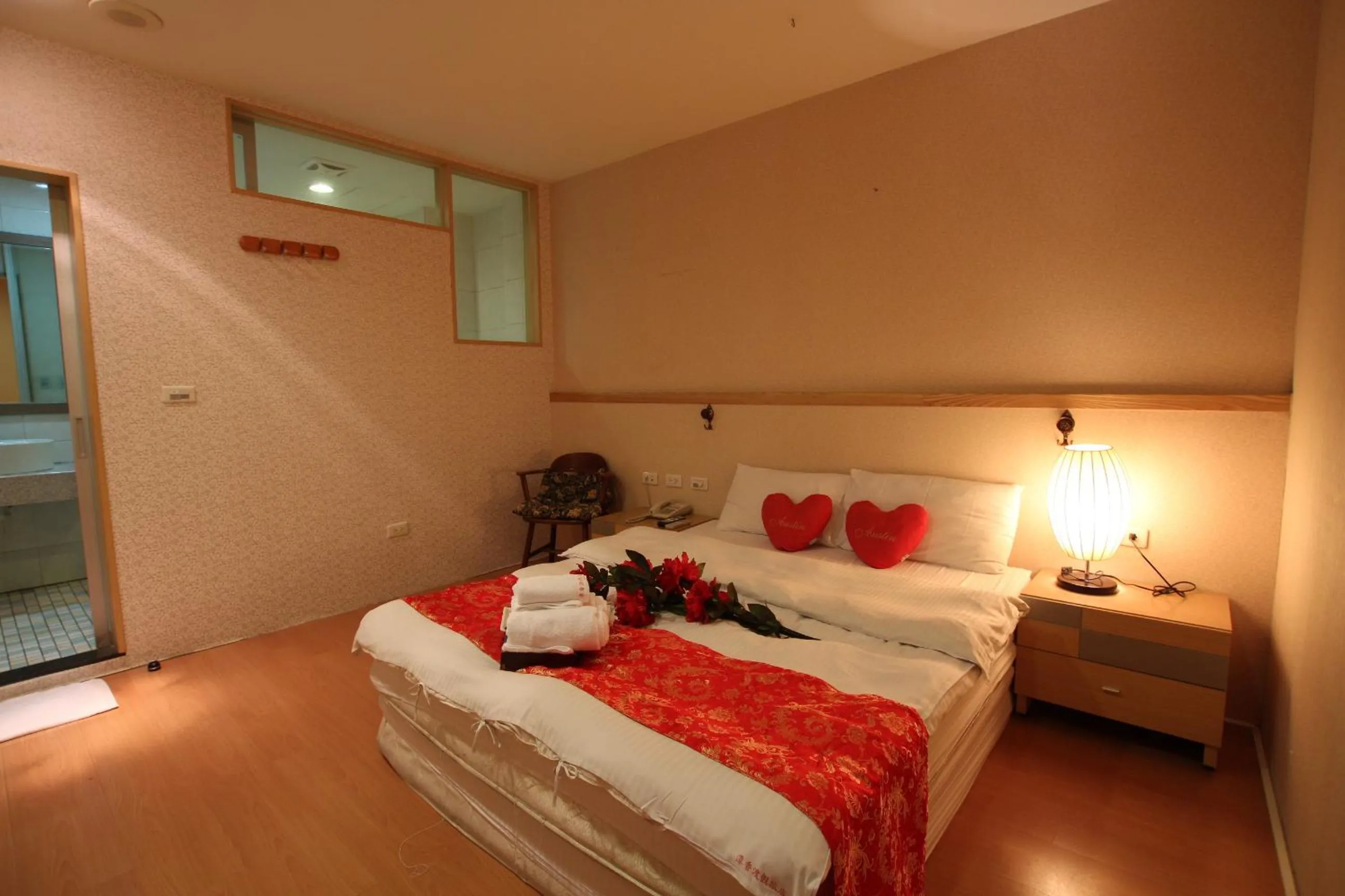 Bed in Tanxiang Resort Hotel Sun Moon Lake Harbour - Sun Moon Lake Pier