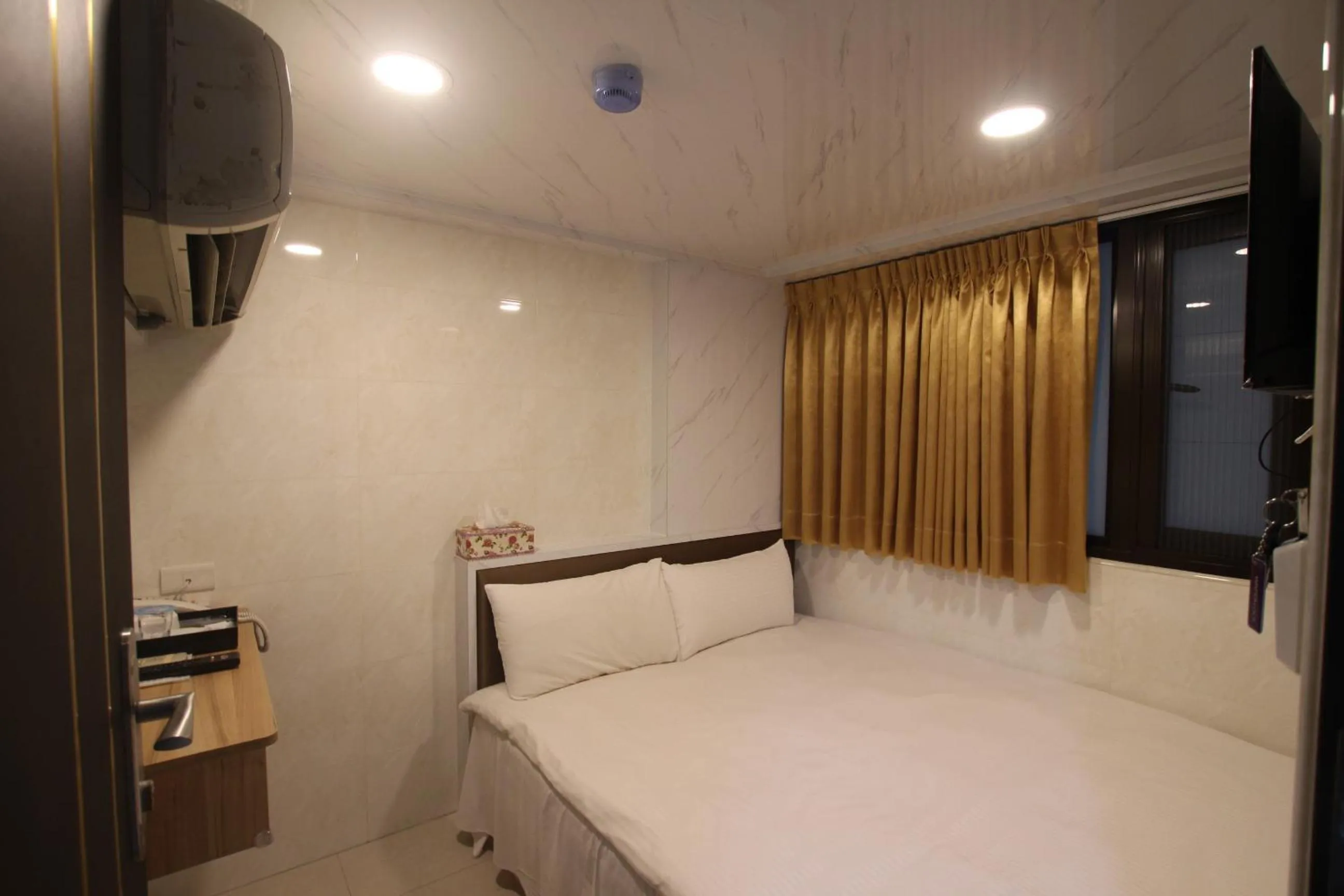 Bed in Tanxiang Resort Hotel Sun Moon Lake Harbour - Sun Moon Lake Pier